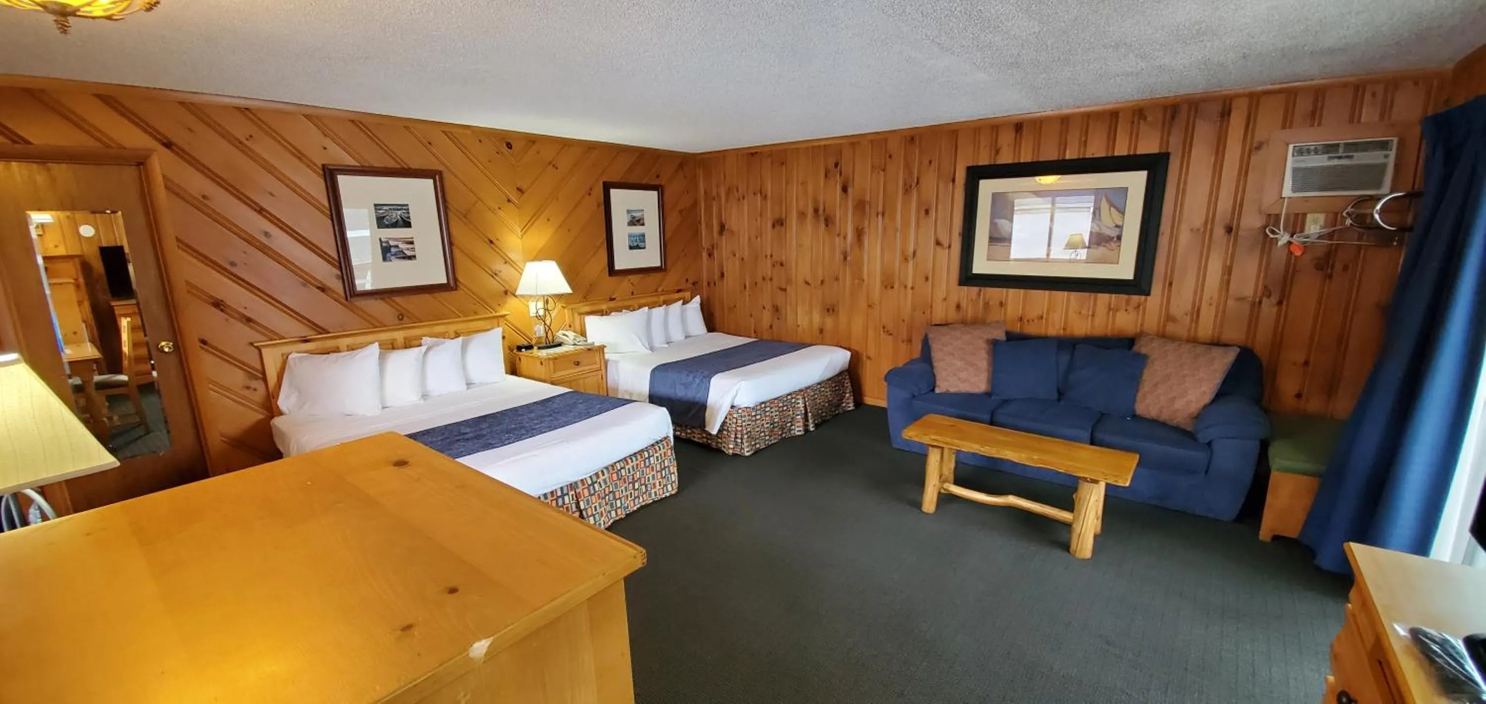 Bed in The Lake Motel