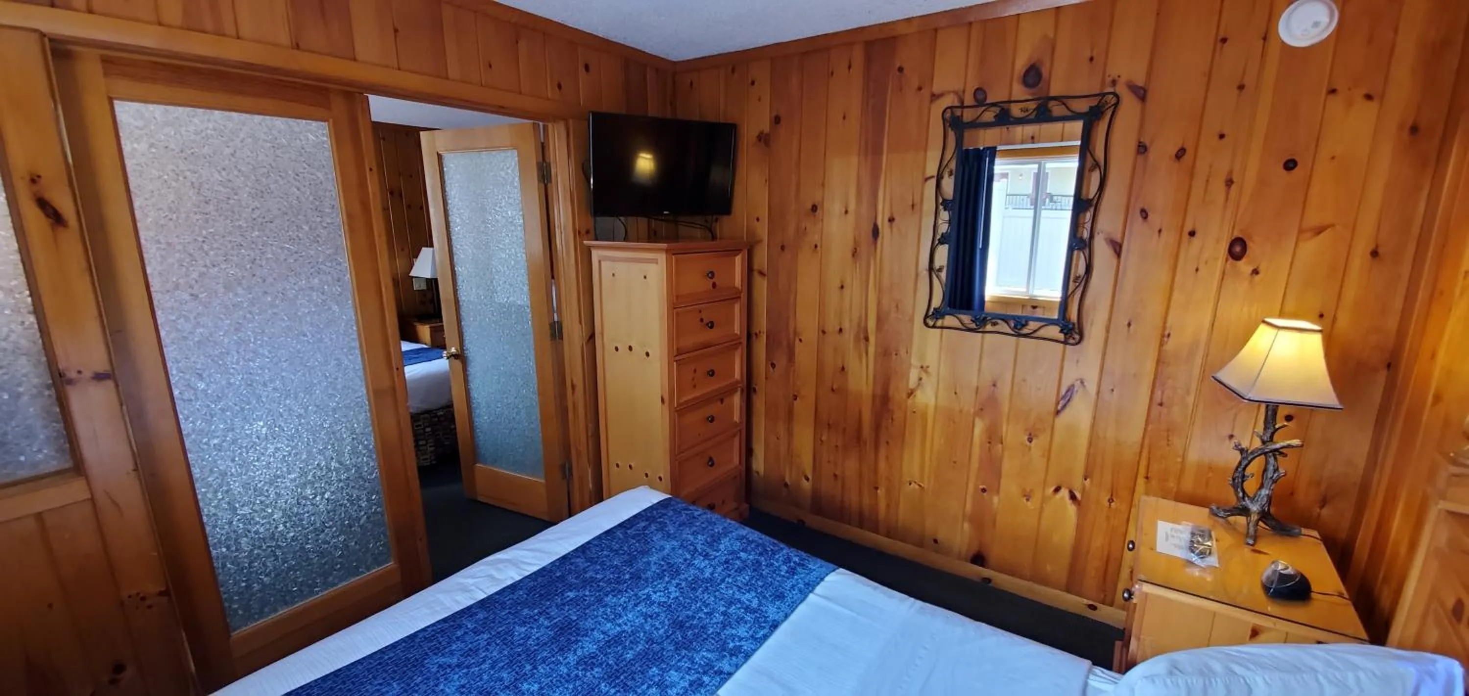 Bed in The Lake Motel