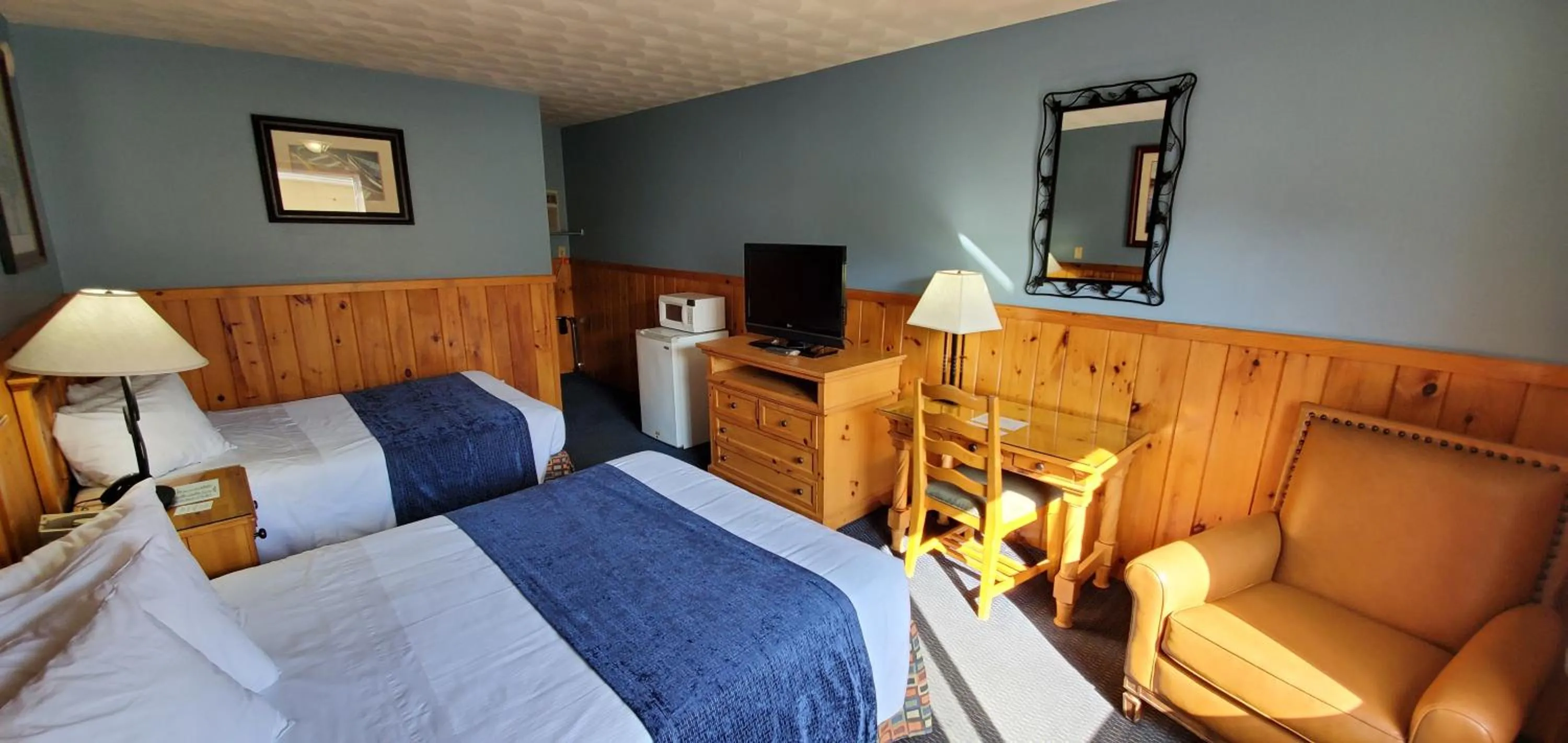 Bed in The Lake Motel