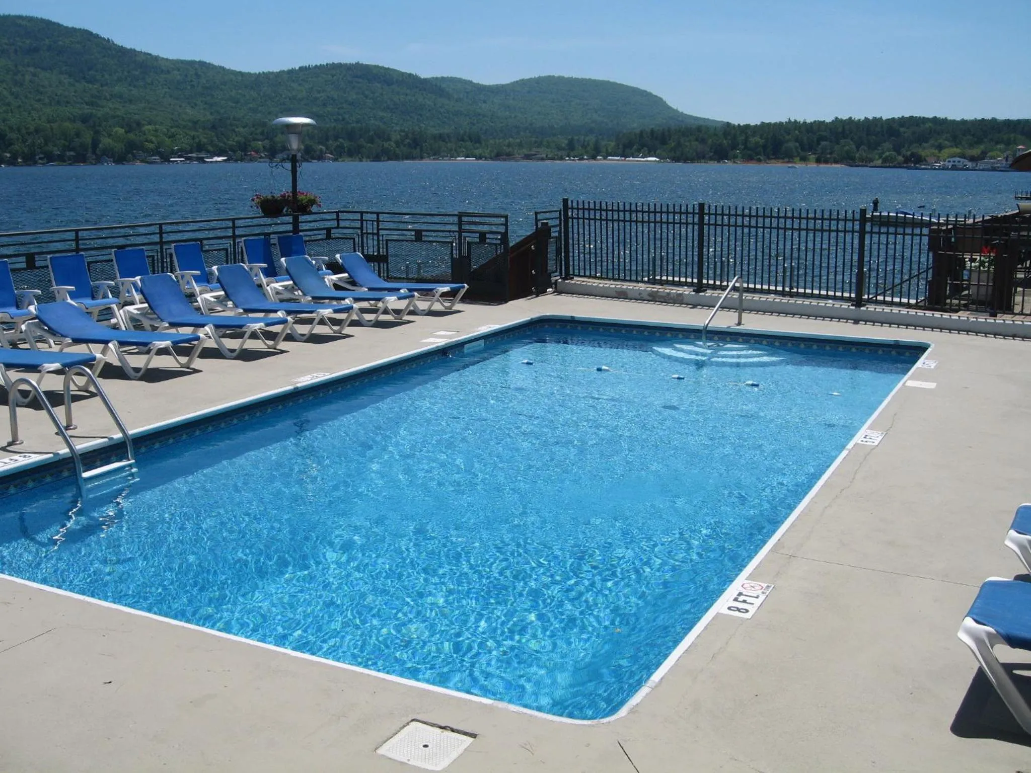 Swimming pool in The Lake Motel