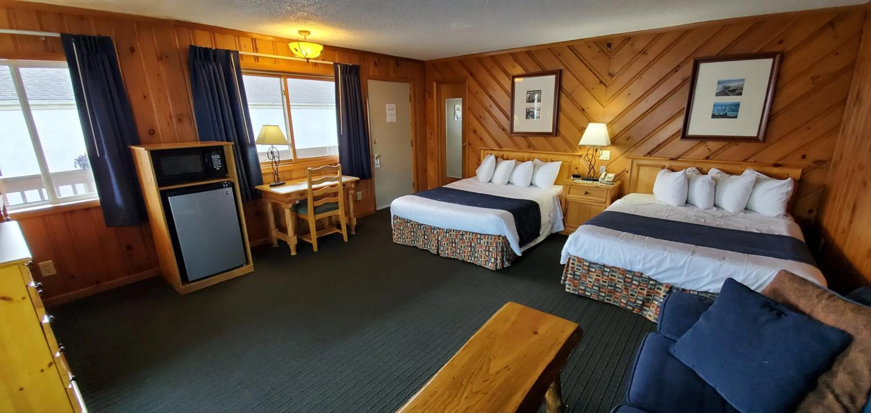 Bed in The Lake Motel