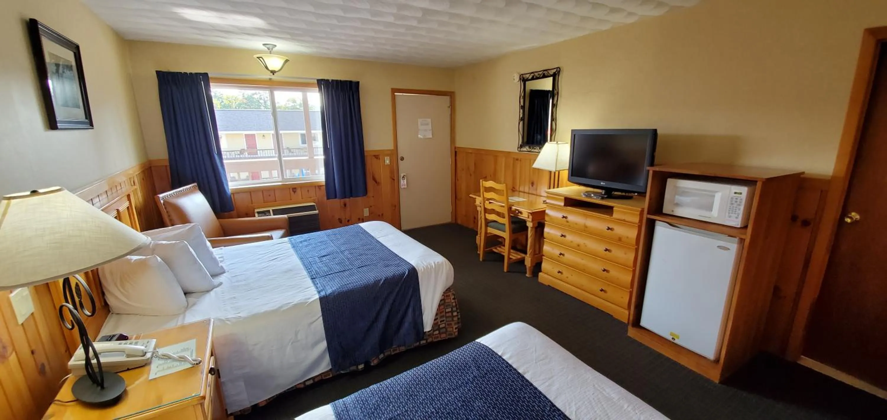 Bed in The Lake Motel