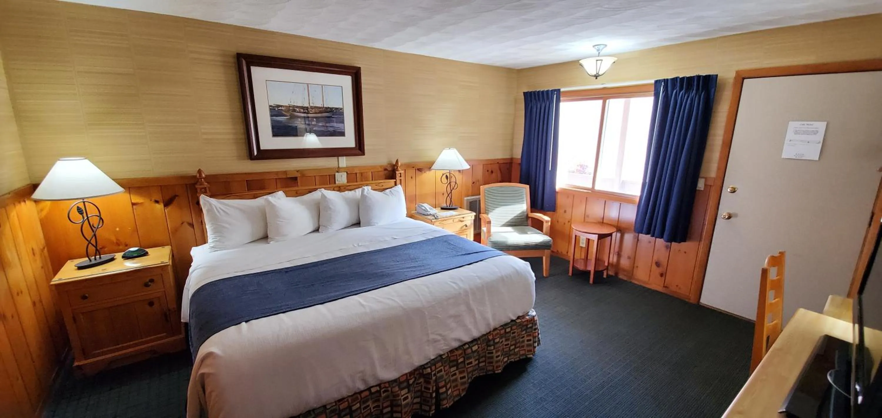 Bed in The Lake Motel