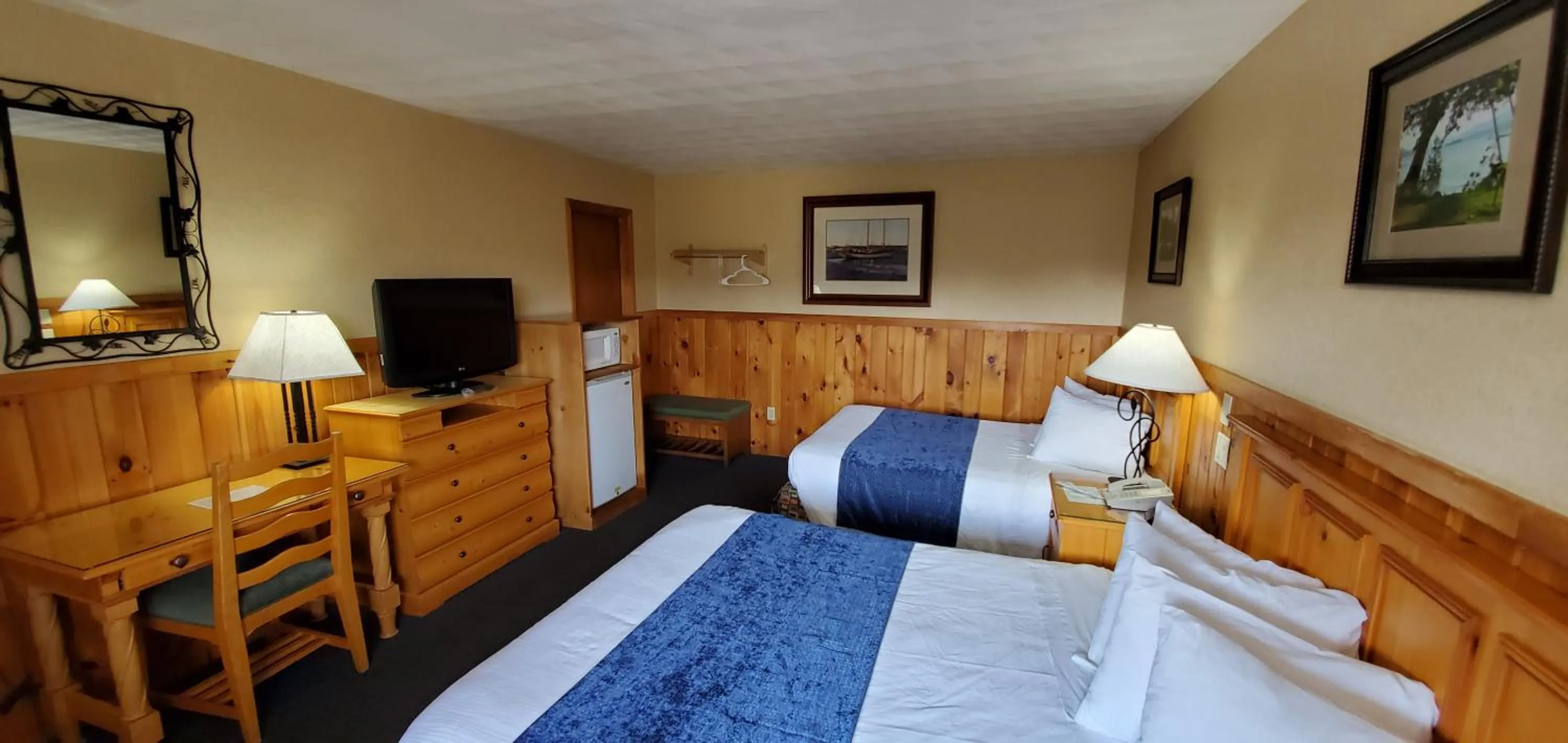 Bed in The Lake Motel