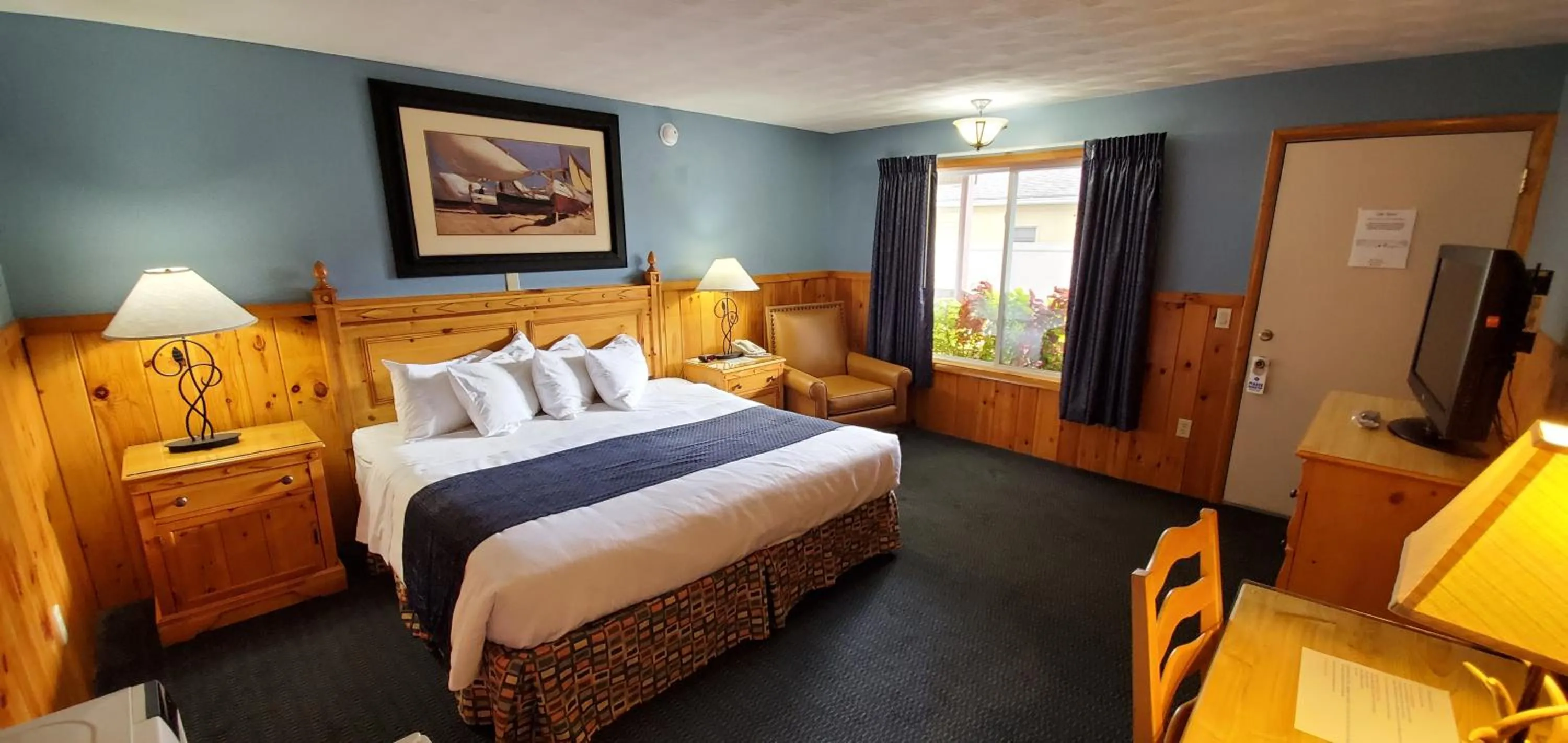 Bed in The Lake Motel