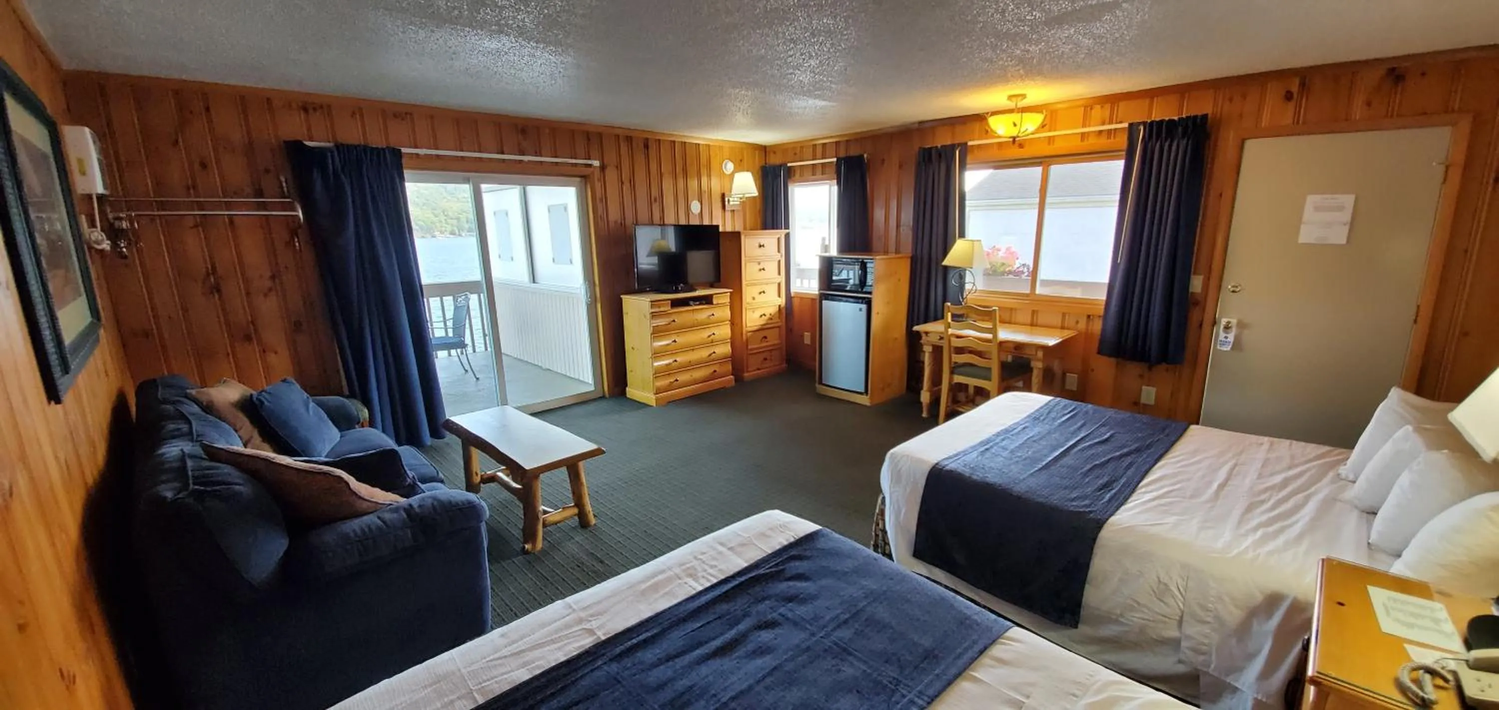 Bed in The Lake Motel