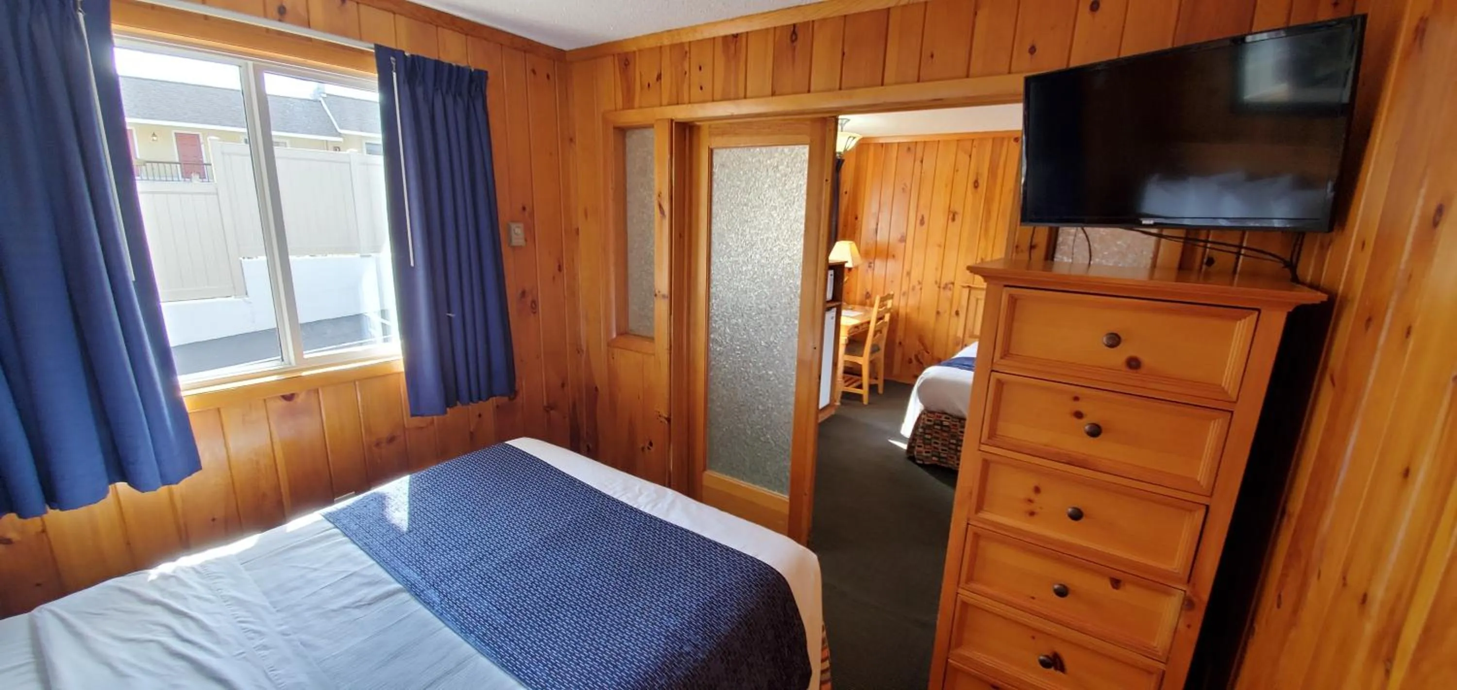 Bed in The Lake Motel