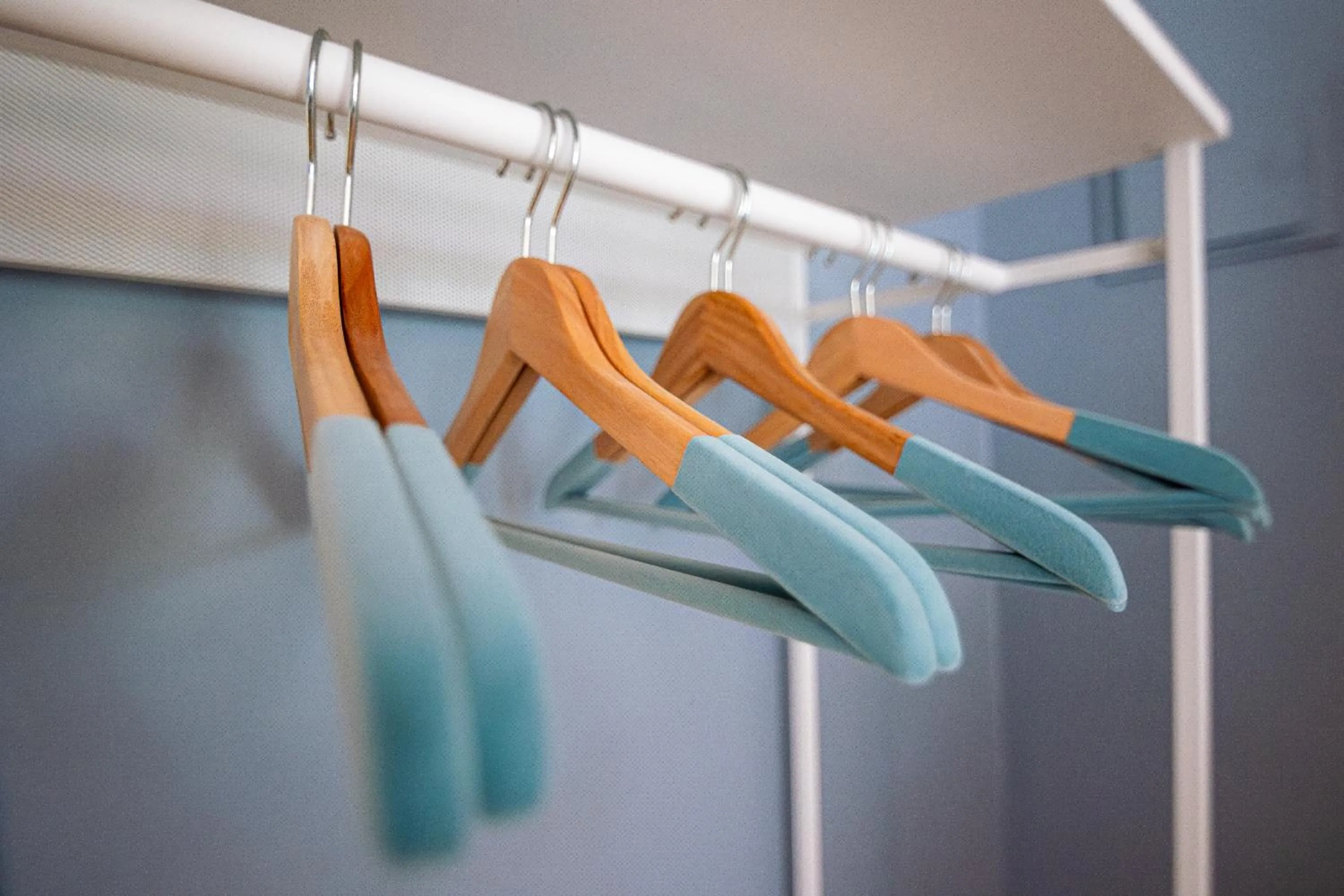 wardrobe in VAGO Alcântara Suites