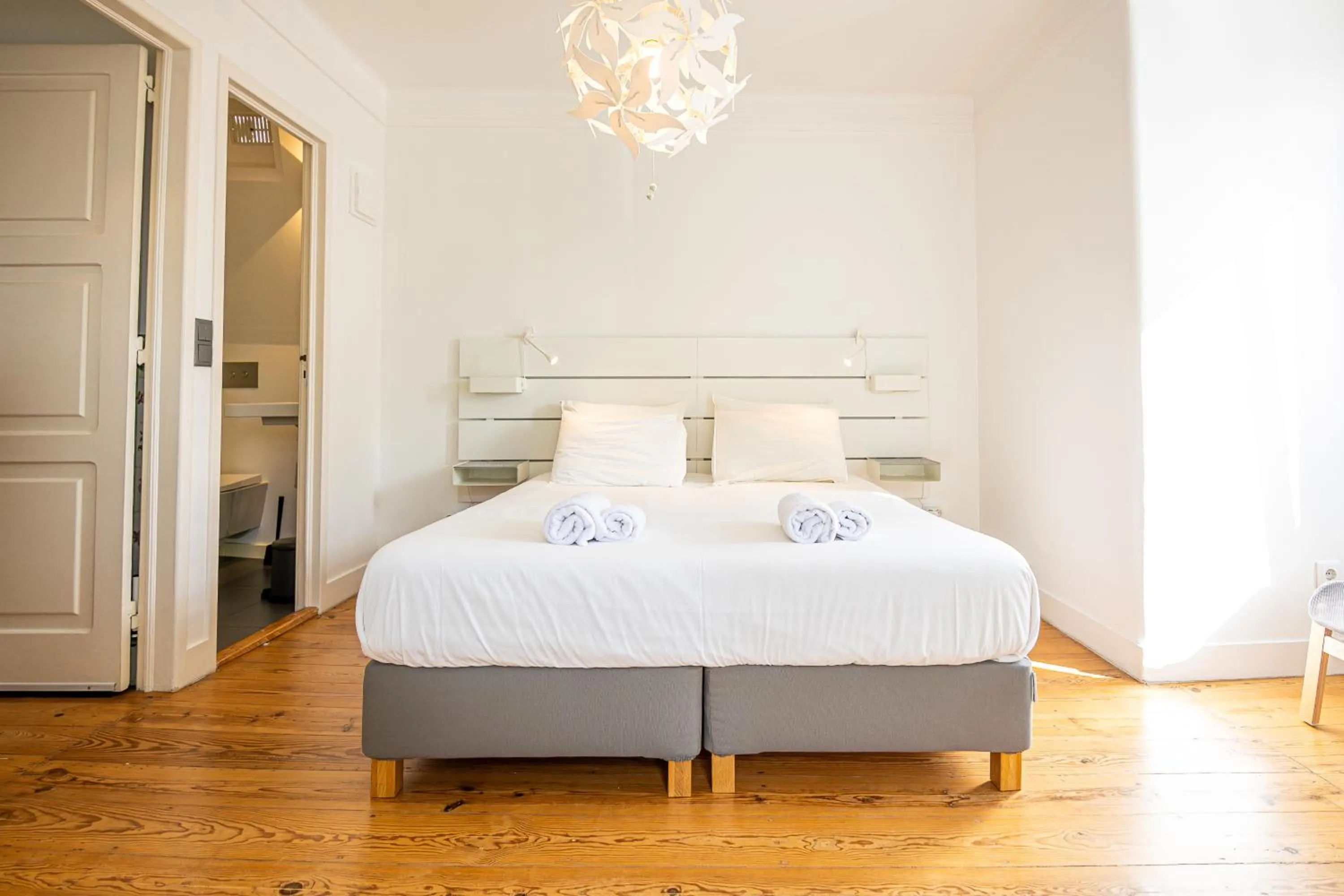 Bed in VAGO Alcântara Suites