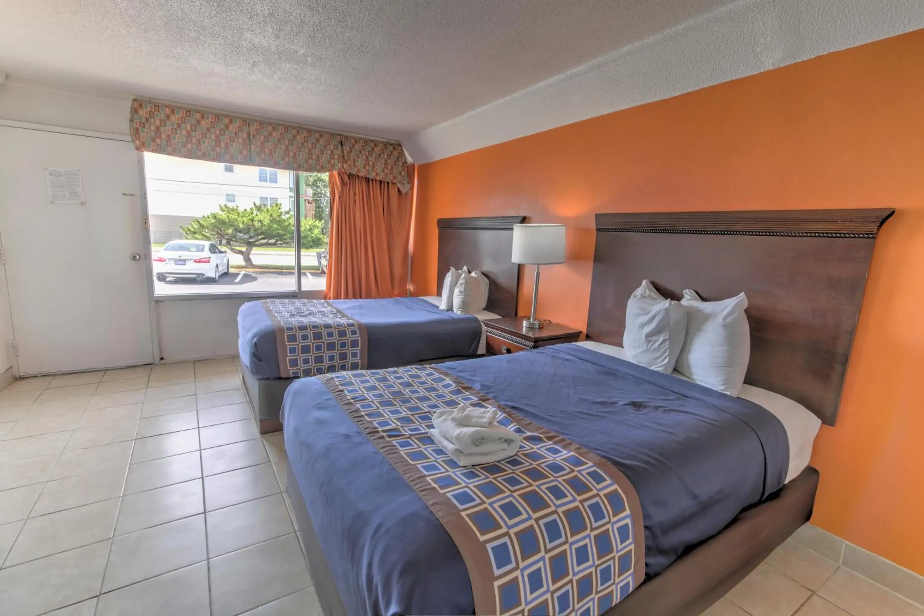 Bed in White Marlin Inn - Virginia Beach Bed in White Marlin Inn - Virginia Beach
