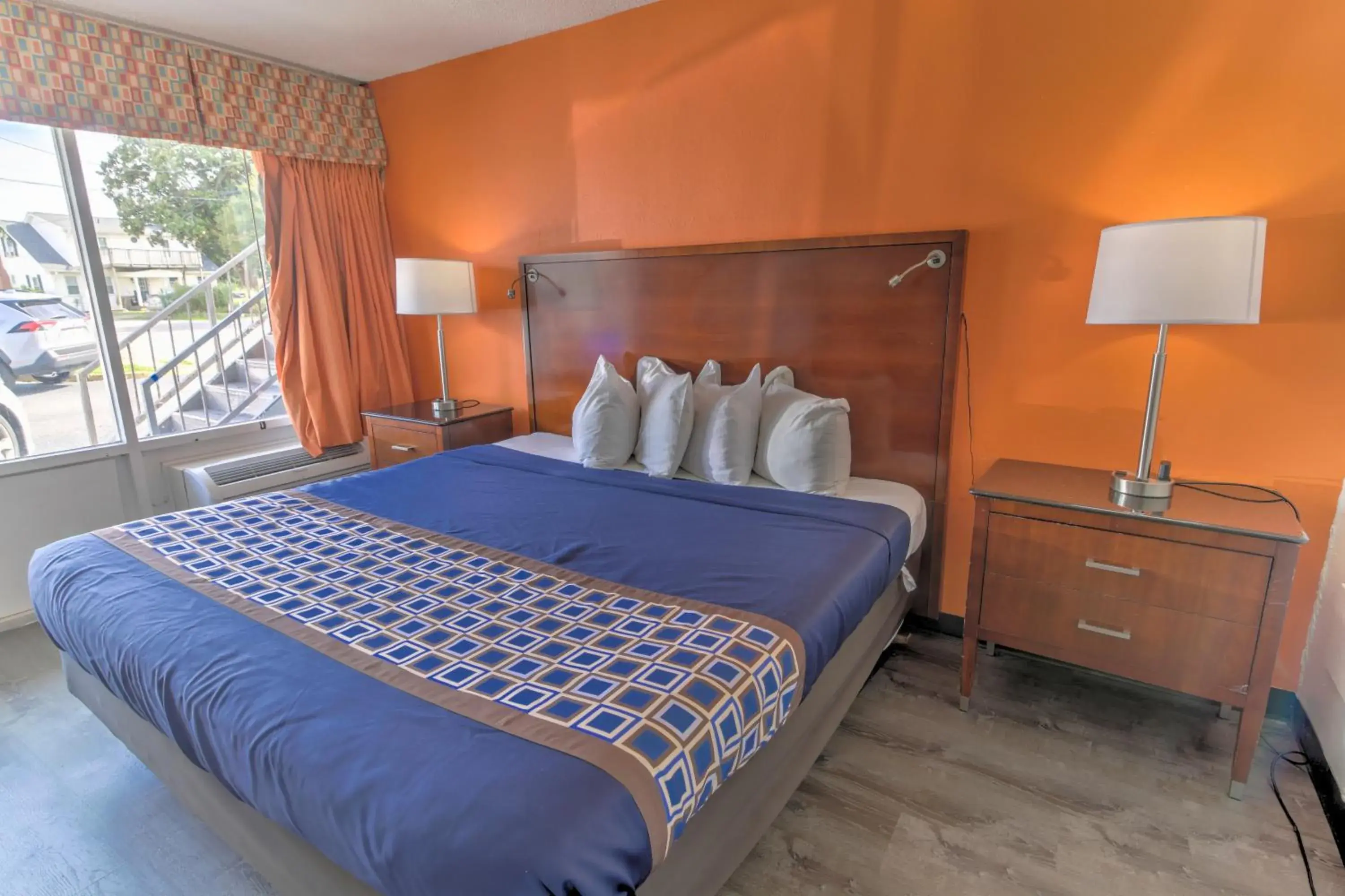 Bed in White Marlin Inn - Virginia Beach Bed in White Marlin Inn - Virginia Beach