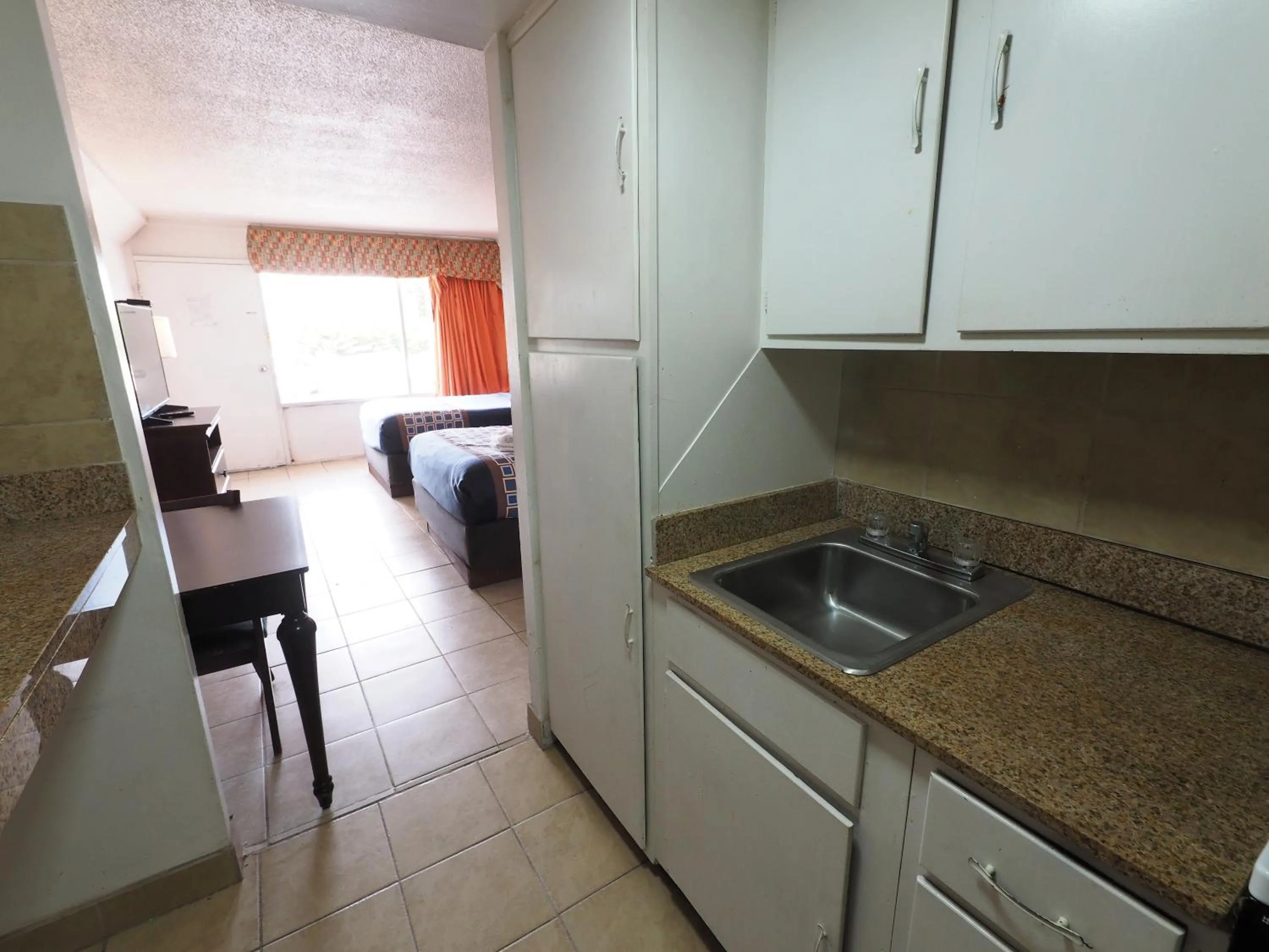 Dining area in White Marlin Inn - Virginia Beach