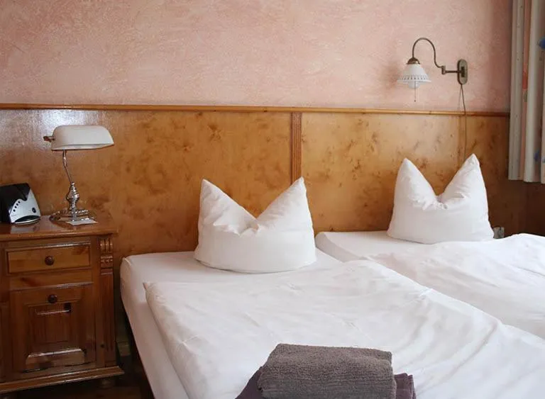 Triple Room with Bathroom in Pensionszimmer Unicat