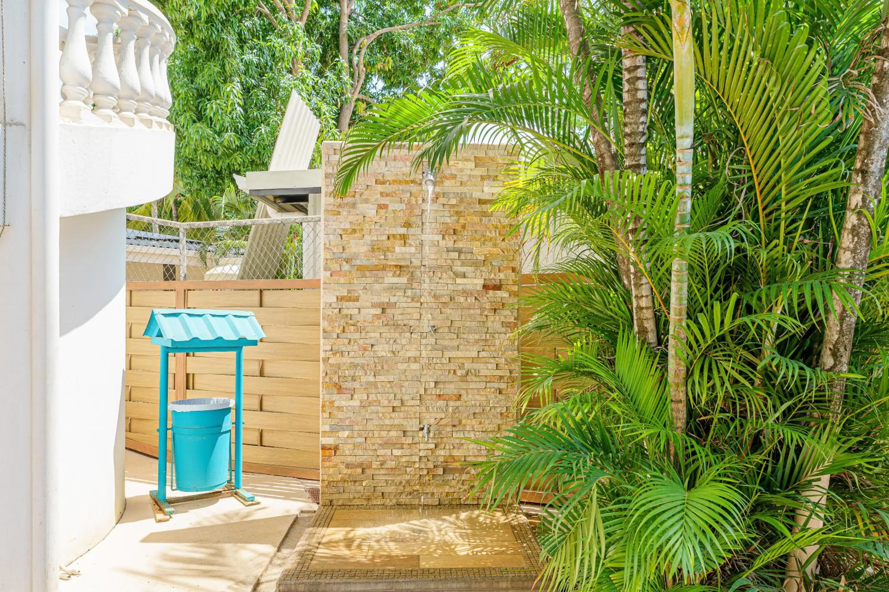 Shower in Hotel Mar Rey