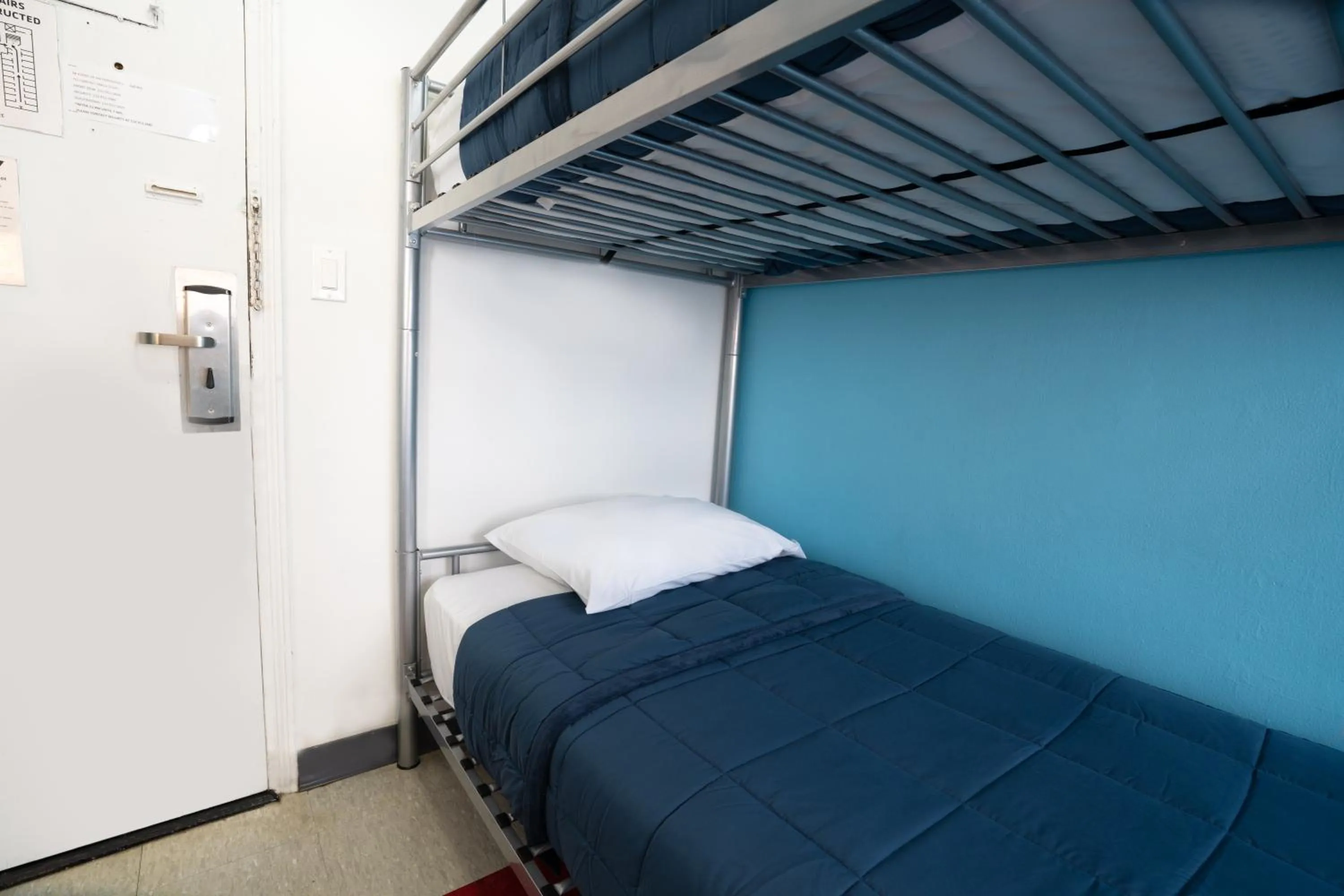 bunk bed, Bed in West Side YMCA