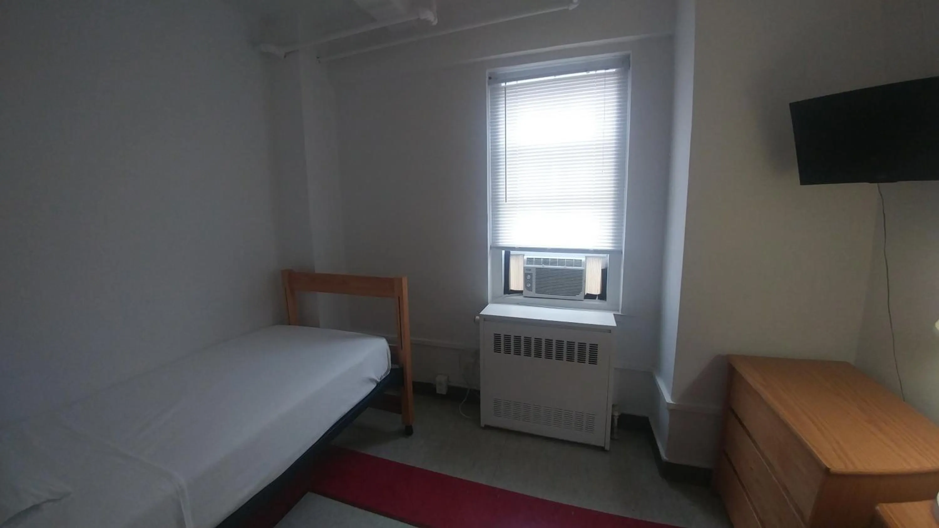 Bedroom, Bed in West Side YMCA