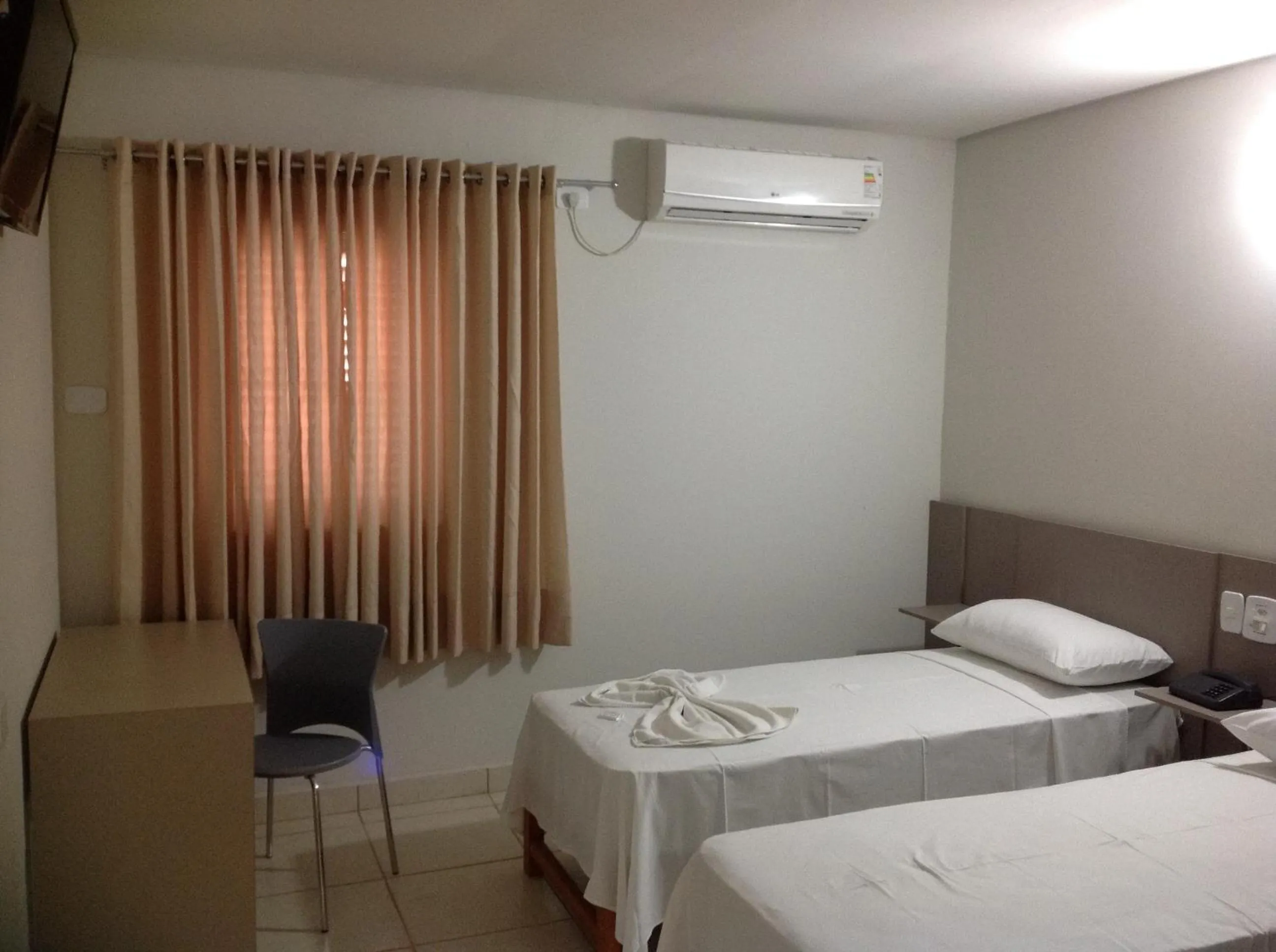 Photo of the whole room, Bed in Itumbiara Palace Hotel