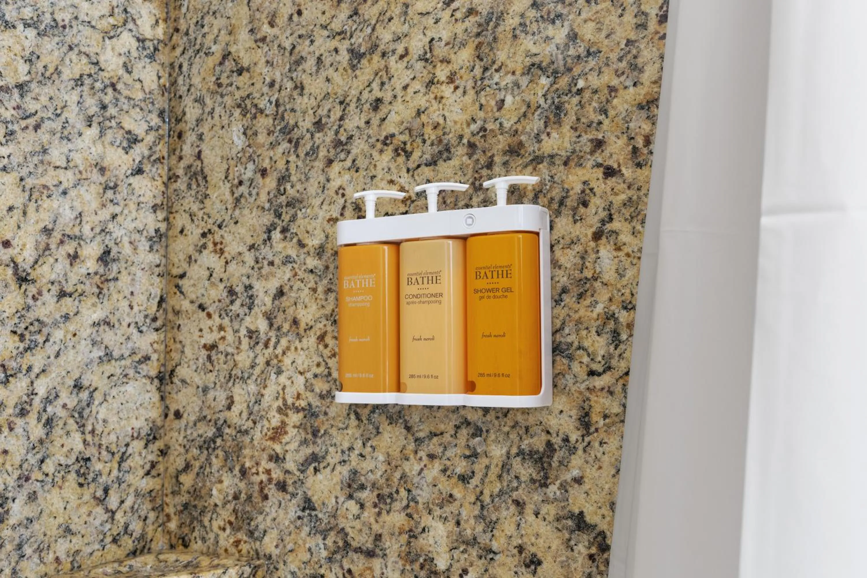 Shower in Tolovana Inn