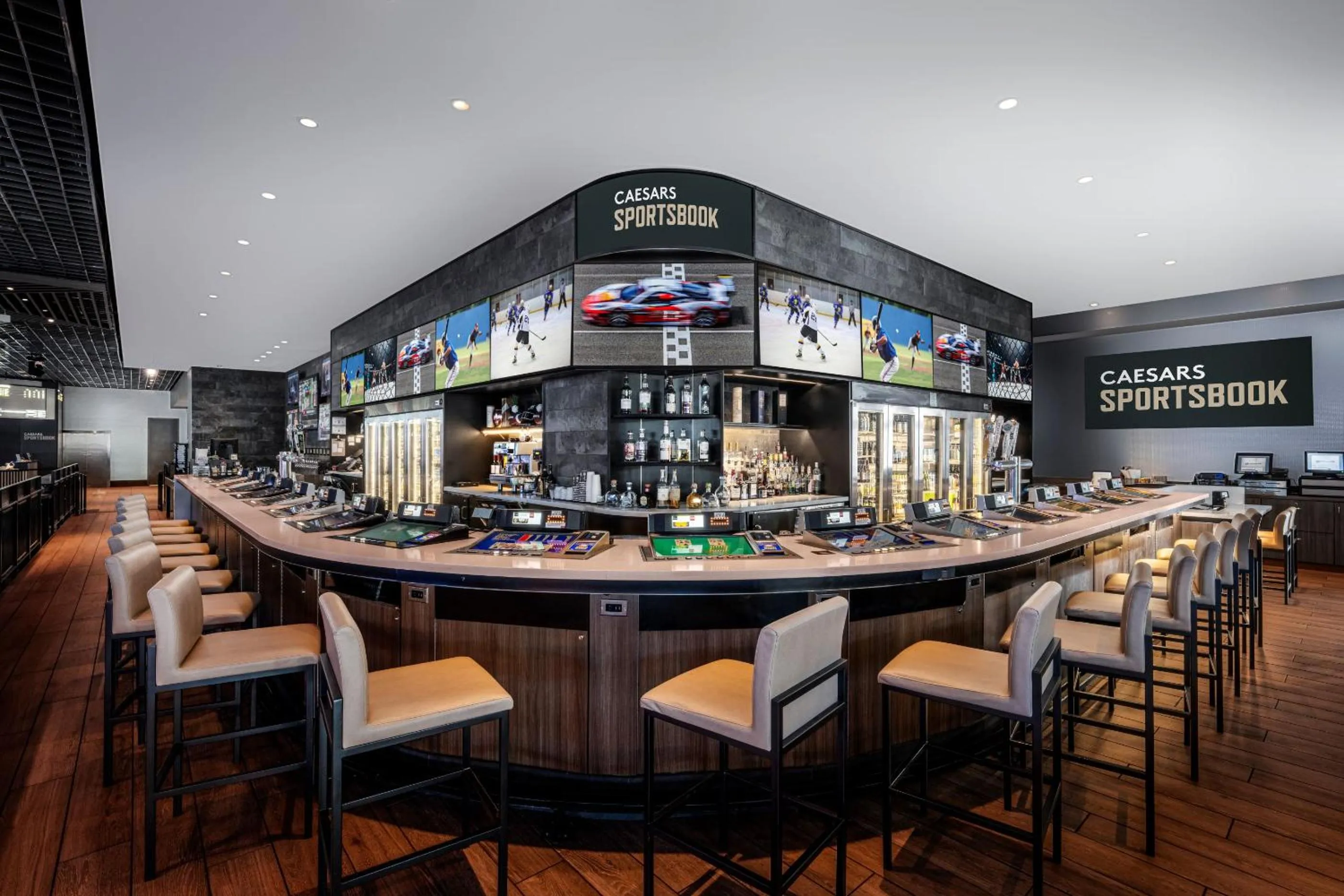 Lounge or bar in The LINQ Hotel & Casino, A Caesars Destination