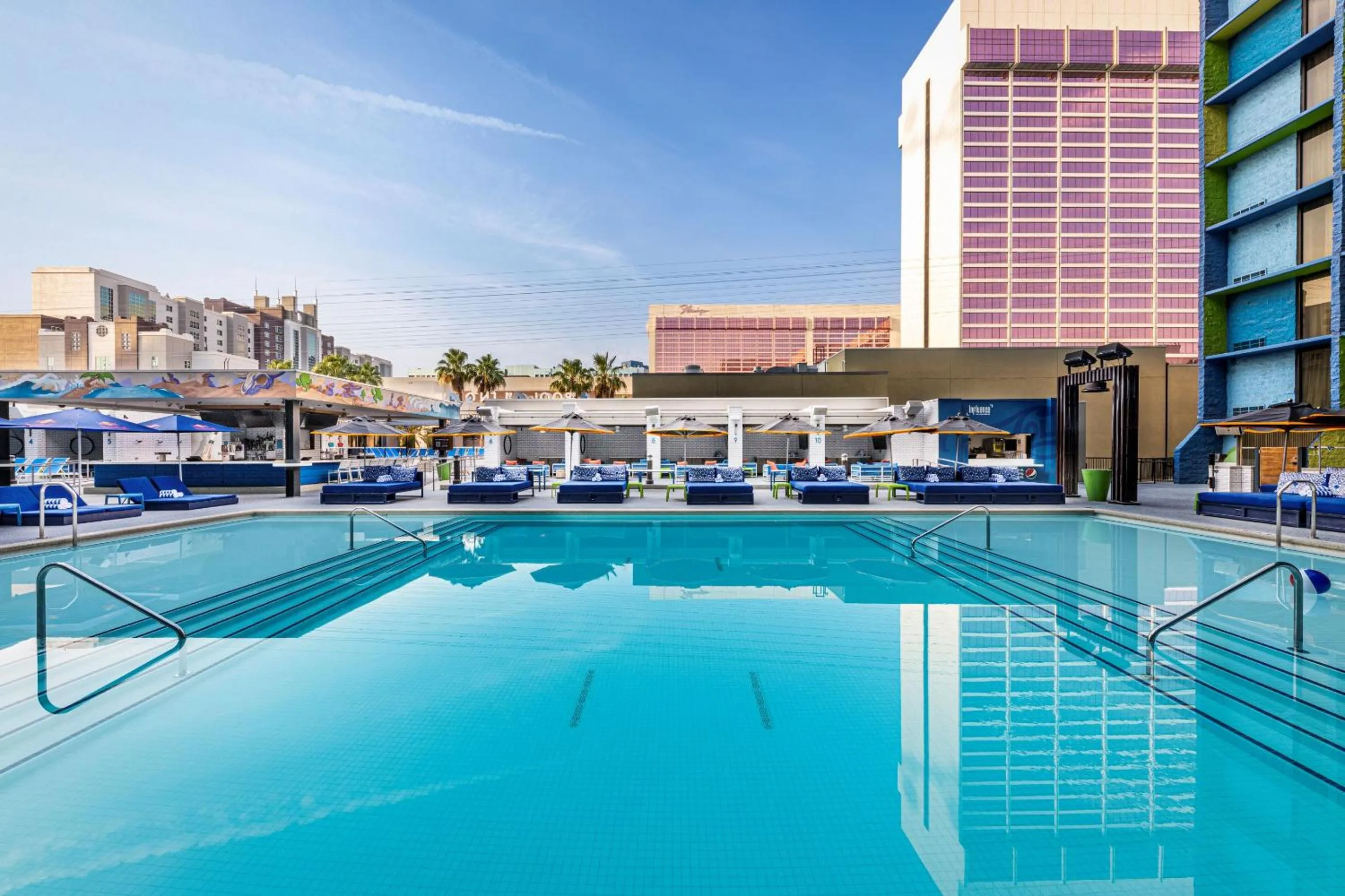 Swimming pool in The LINQ Hotel & Casino, A Caesars Destination