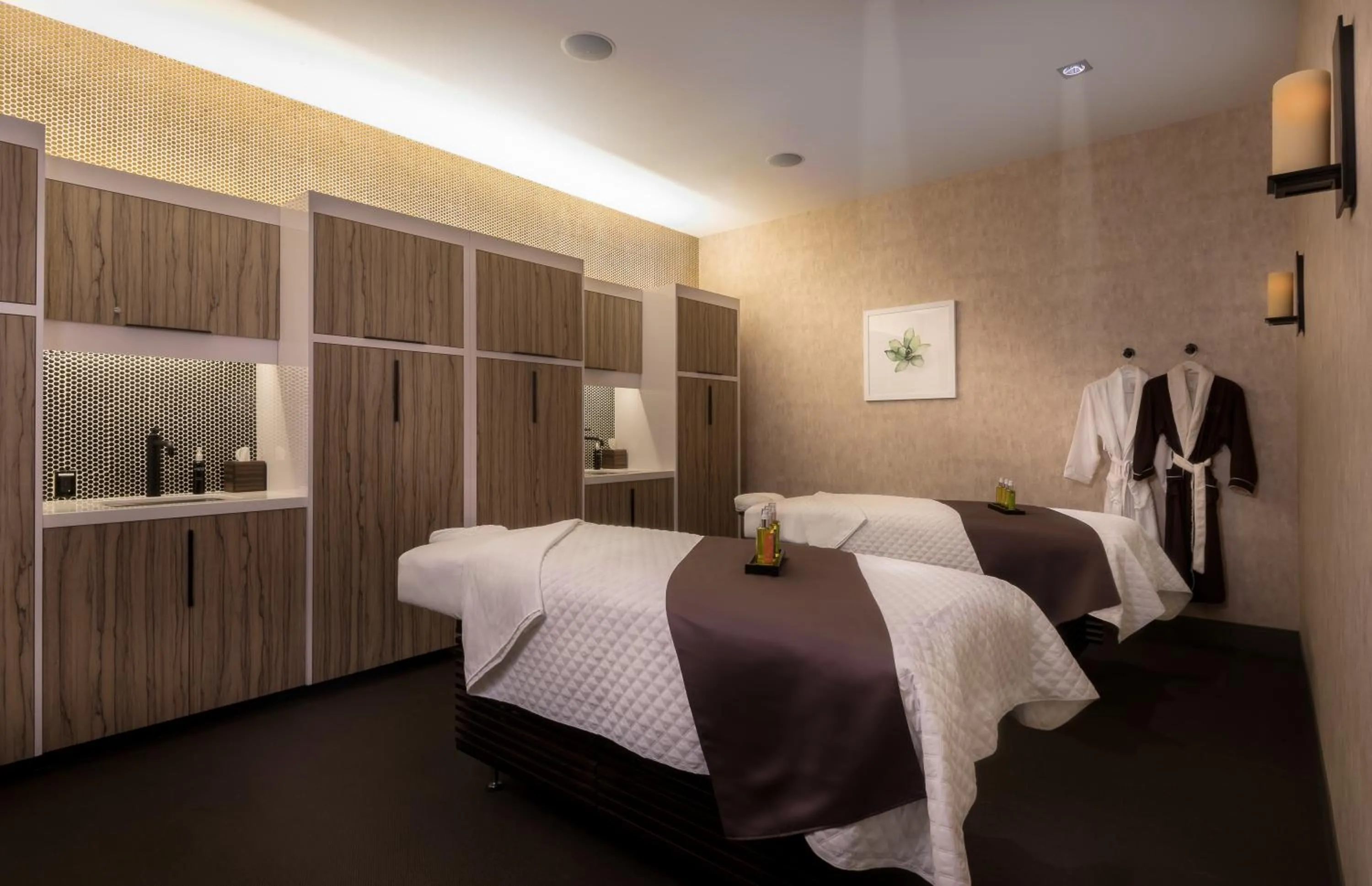 Spa and wellness centre/facilities, Bed in The LINQ Hotel & Casino, A Caesars Destination