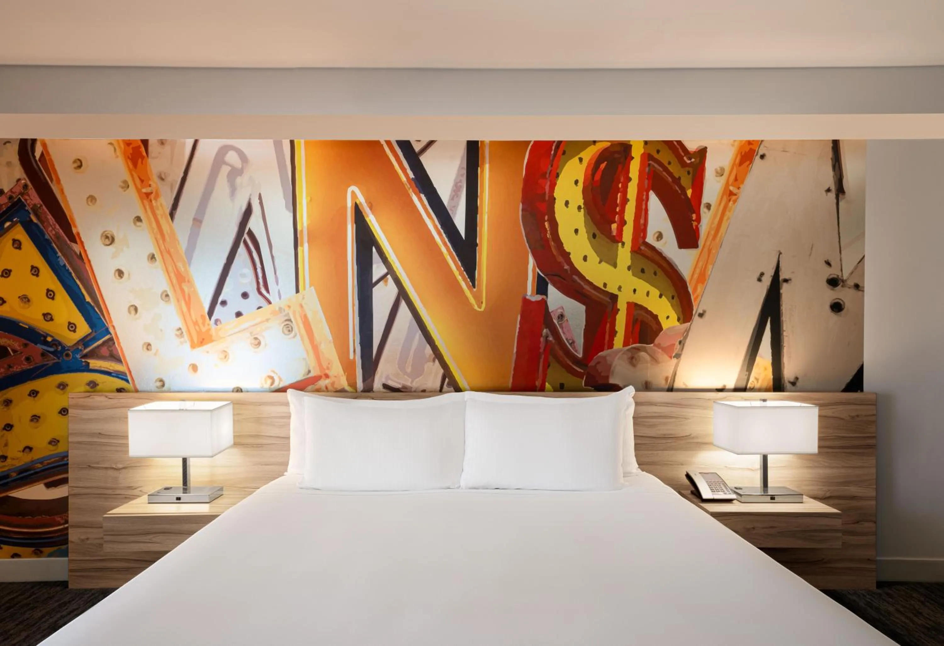 Bed in The LINQ Hotel & Casino, A Caesars Destination