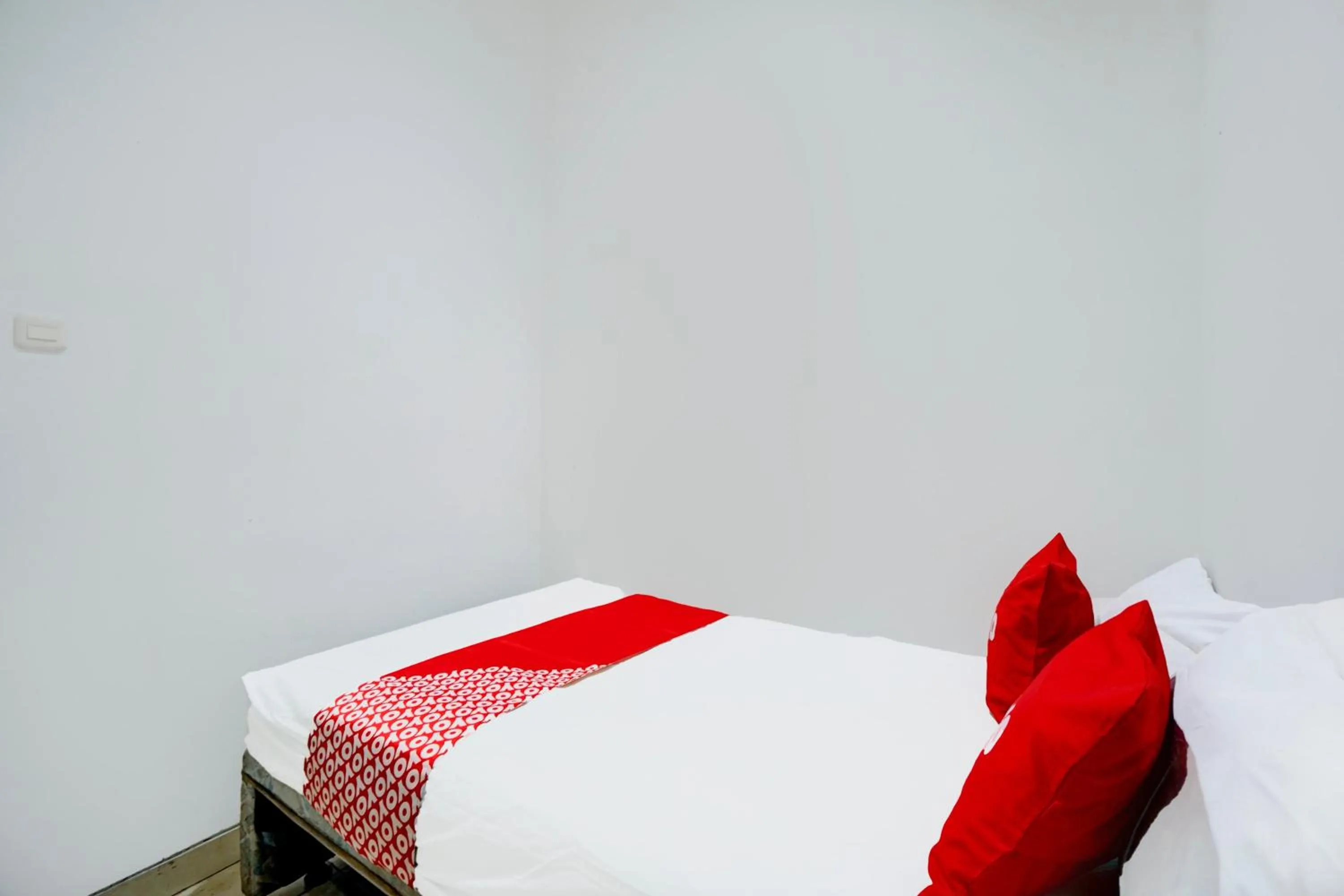 Bedroom, Bed in Hotel O MUMU HOMESTAYNearCarnival Park Surabaya