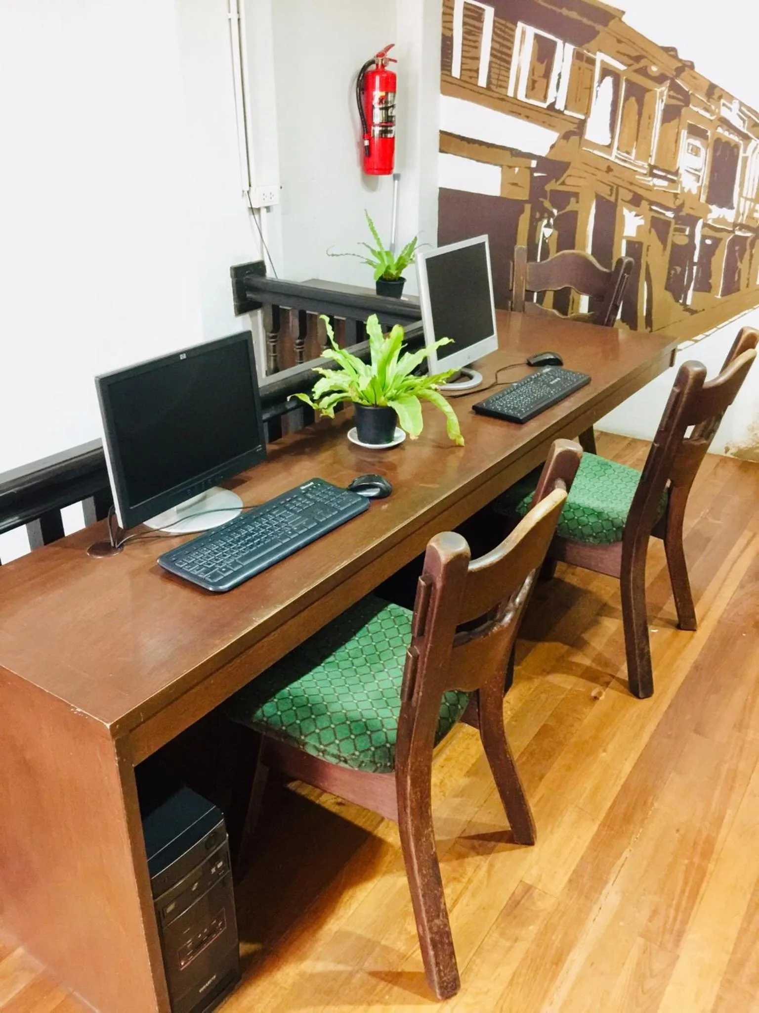 Area and facilities in Phuket Sunny Hostel