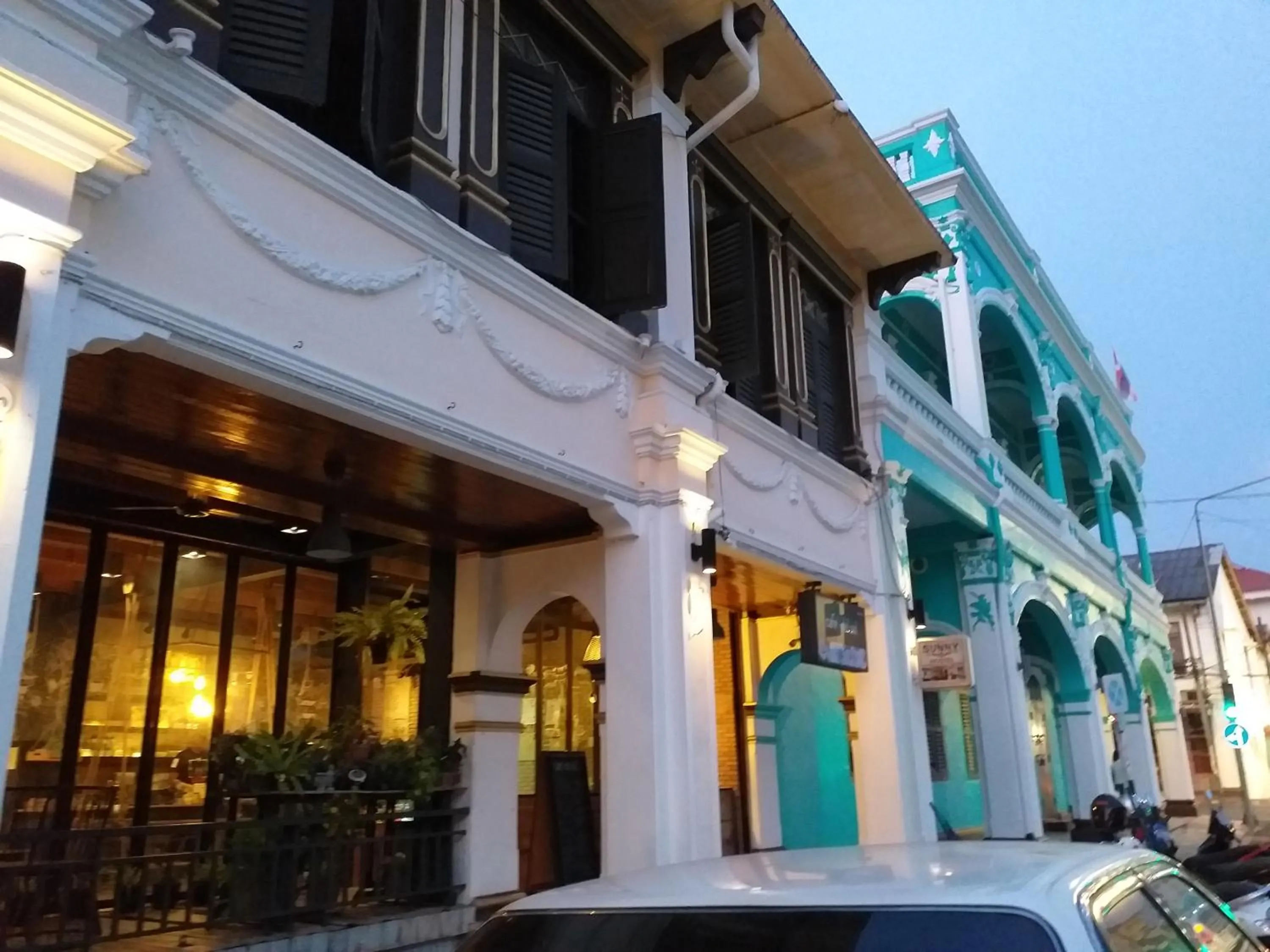 Property building in Phuket Sunny Hostel