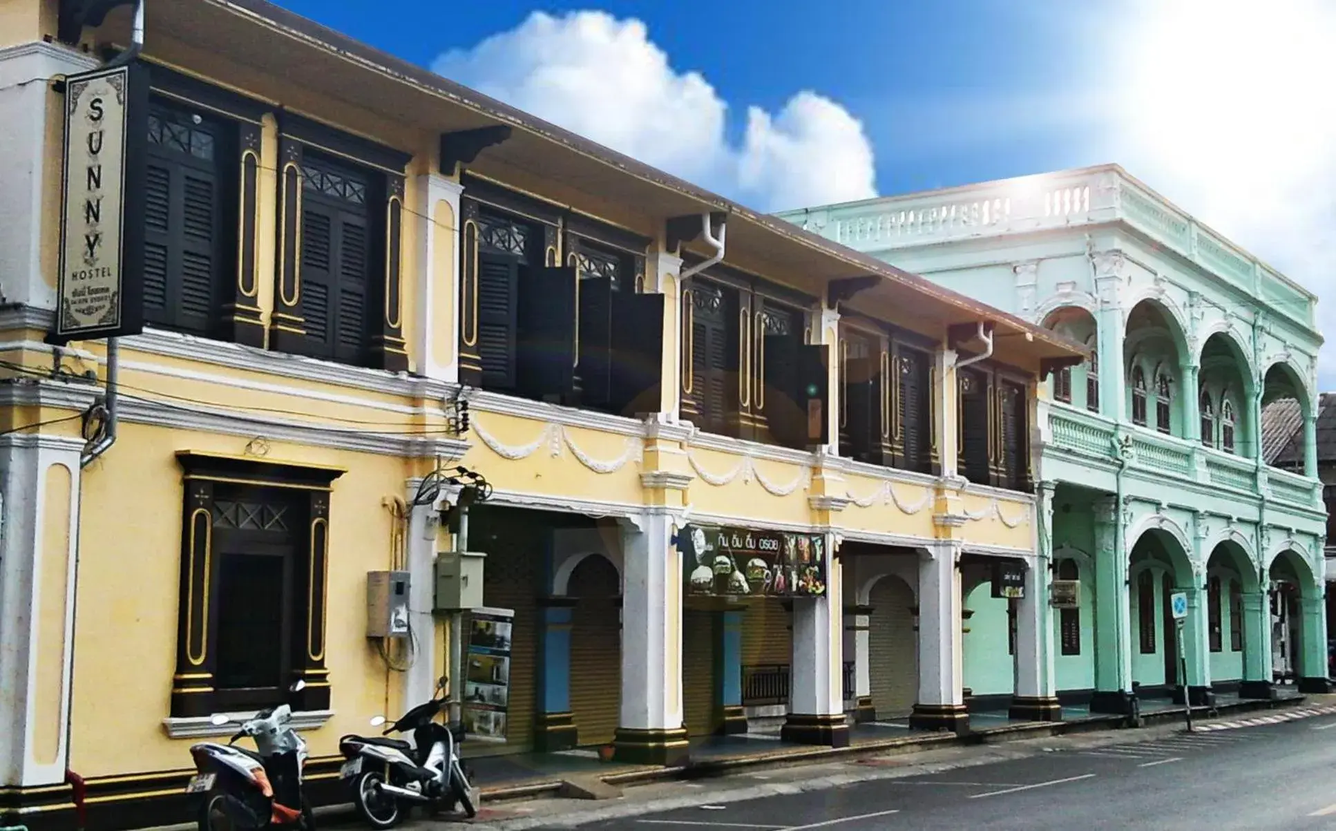 Facade/entrance in Phuket Sunny Hostel Facade/entrance in Phuket Sunny Hostel