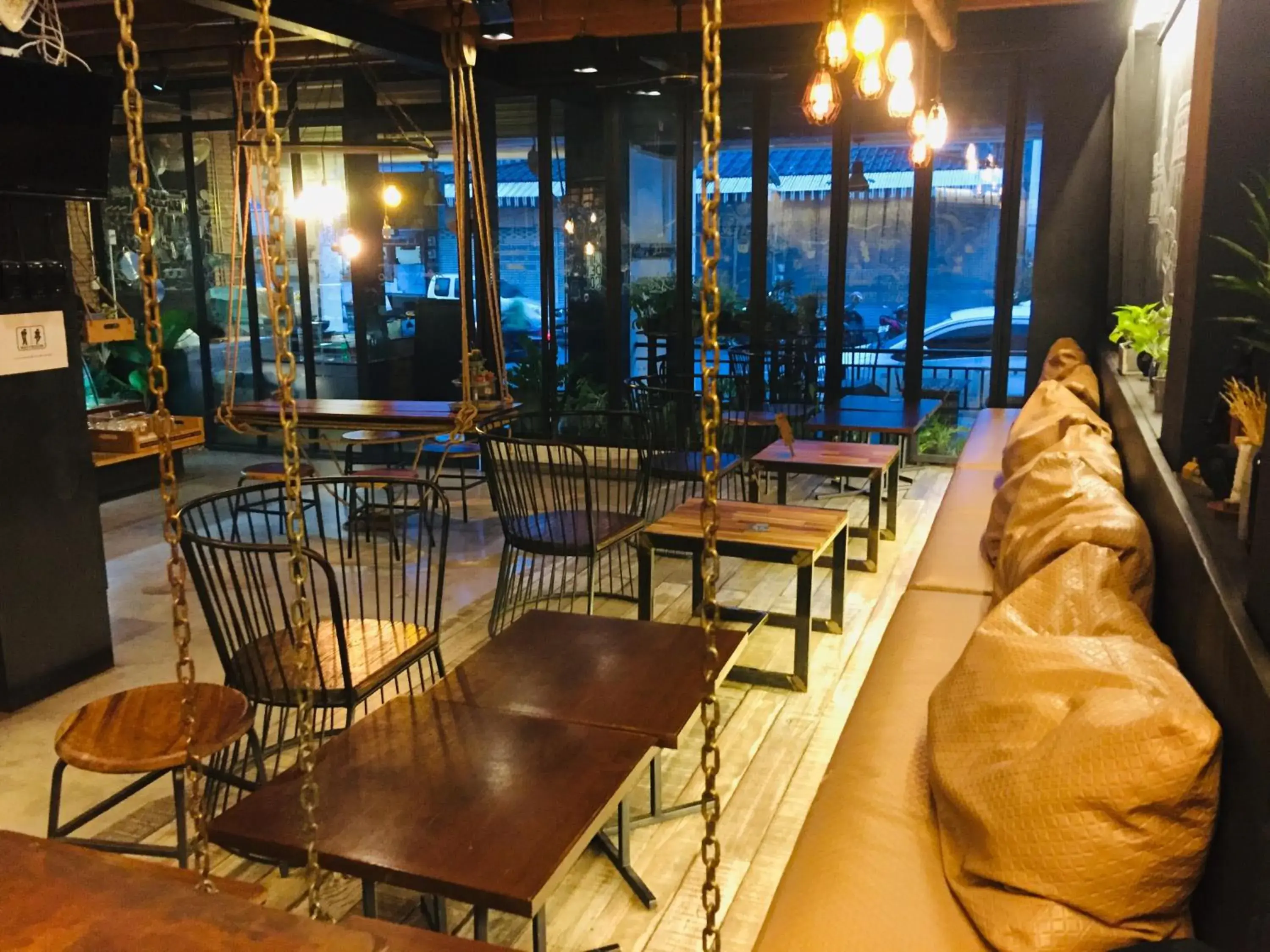 Restaurant/places to eat in Phuket Sunny Hostel Restaurant/places to eat in Phuket Sunny Hostel