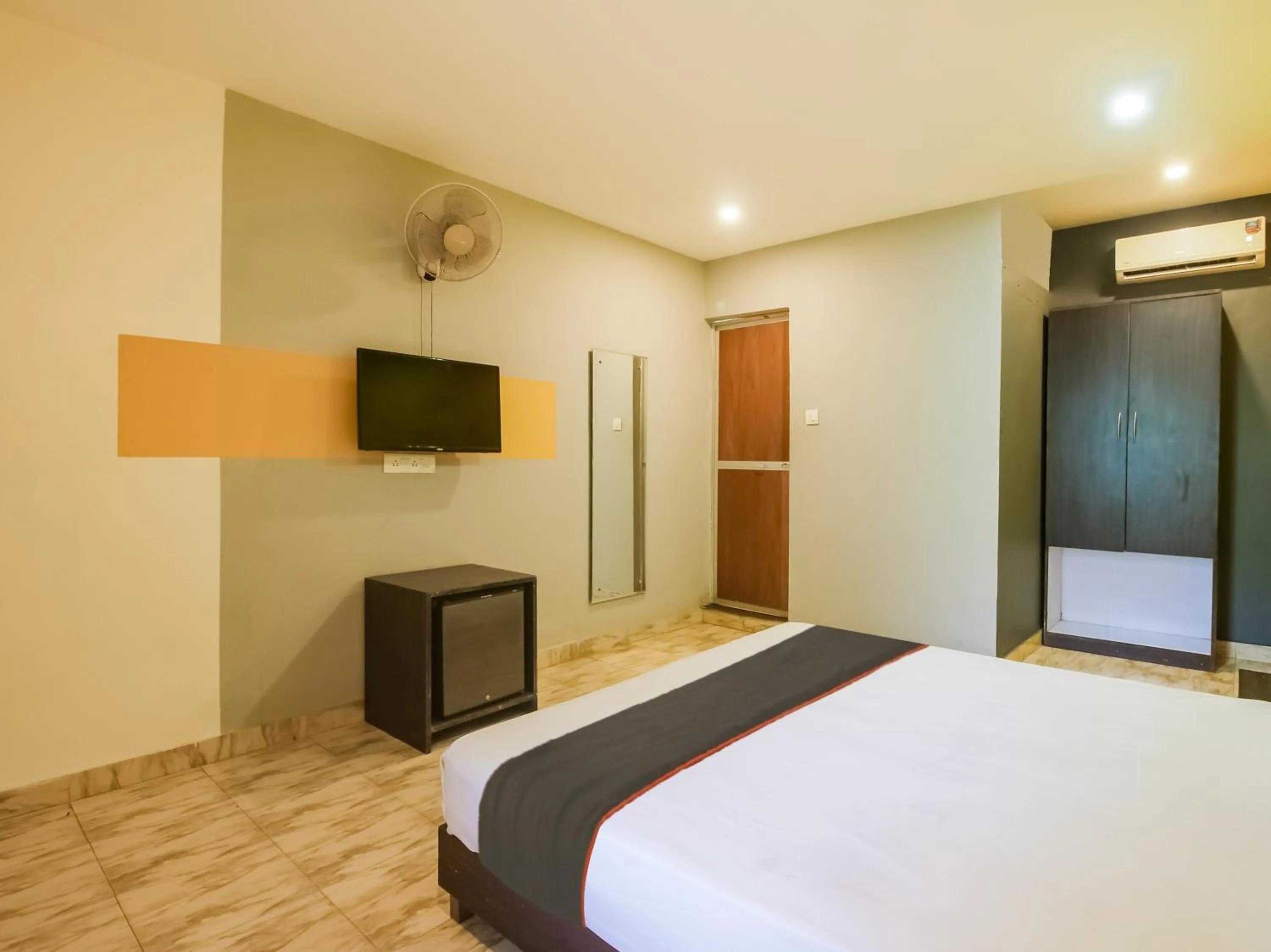 Bedroom, Bed in Hotel O MAP INN