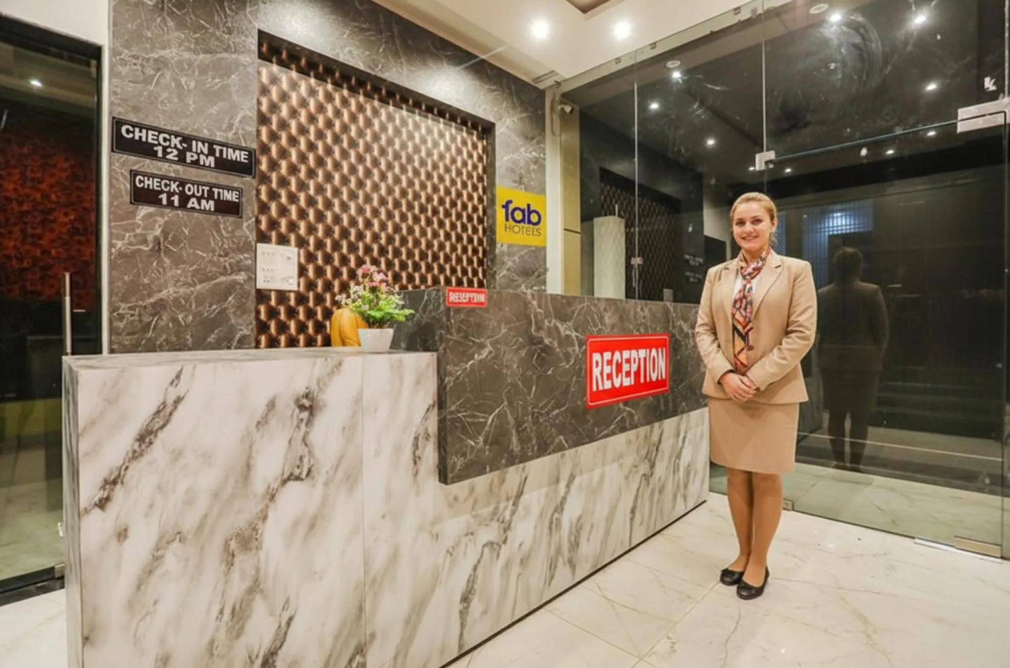 Lobby or reception in Fabhotel JP Villa - Nr Stadium