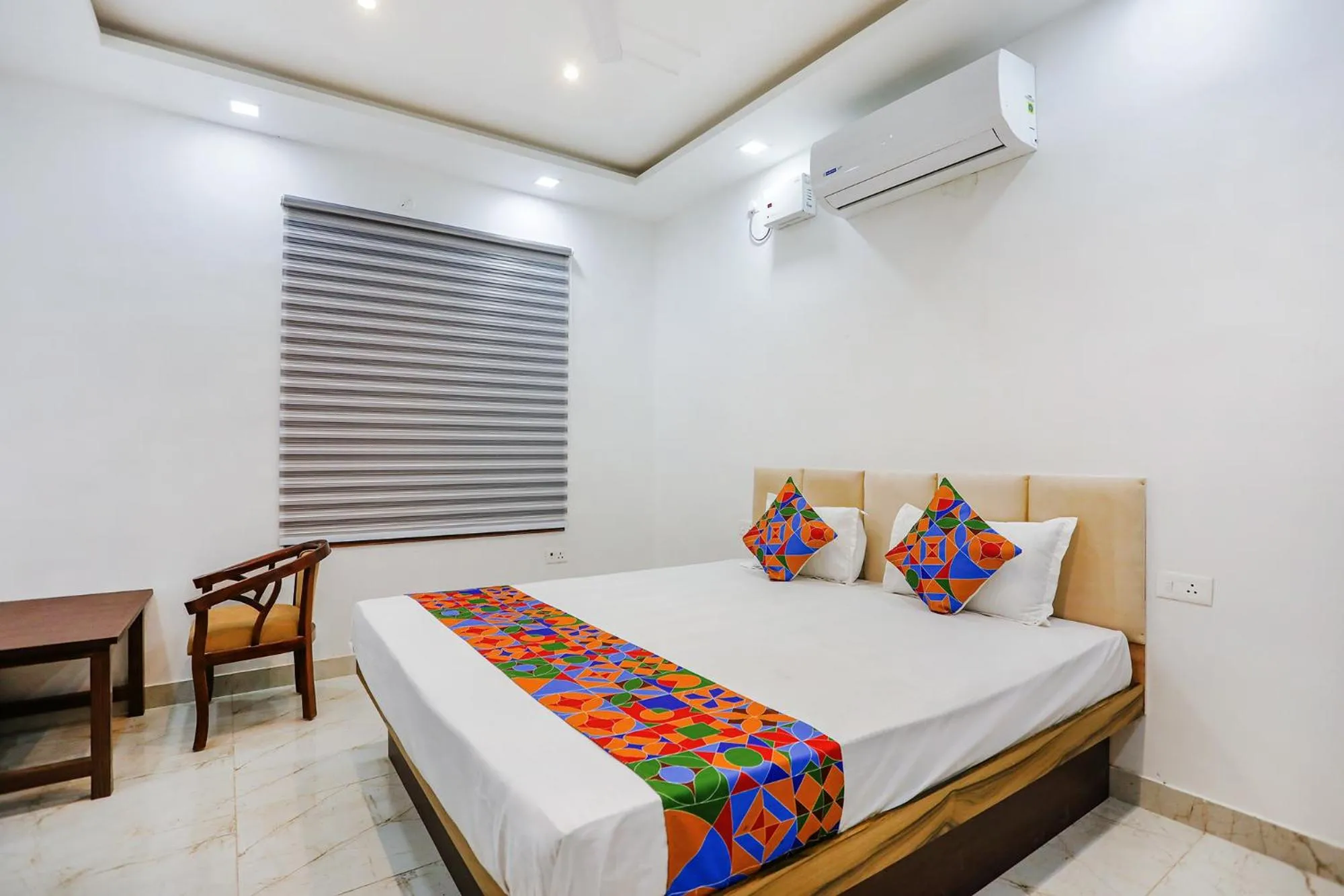 Bed in Fabhotel JP Villa - Nr Stadium