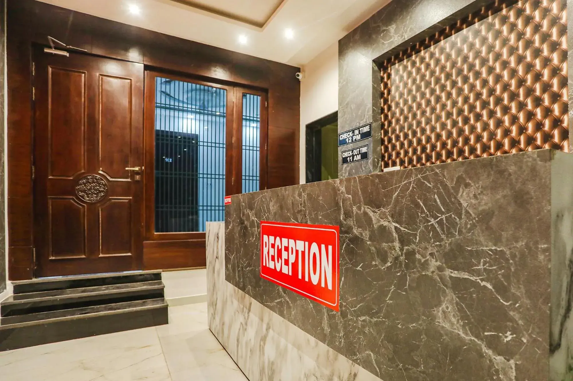 Lobby or reception in Fabhotel JP Villa - Nr Stadium Lobby or reception in Fabhotel JP Villa - Nr Stadium