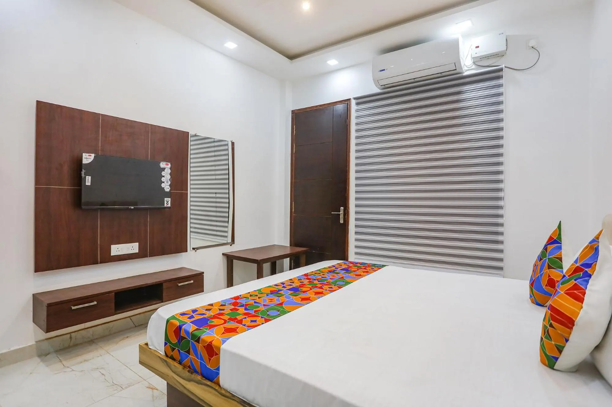 Bed in Fabhotel JP Villa - Nr Stadium