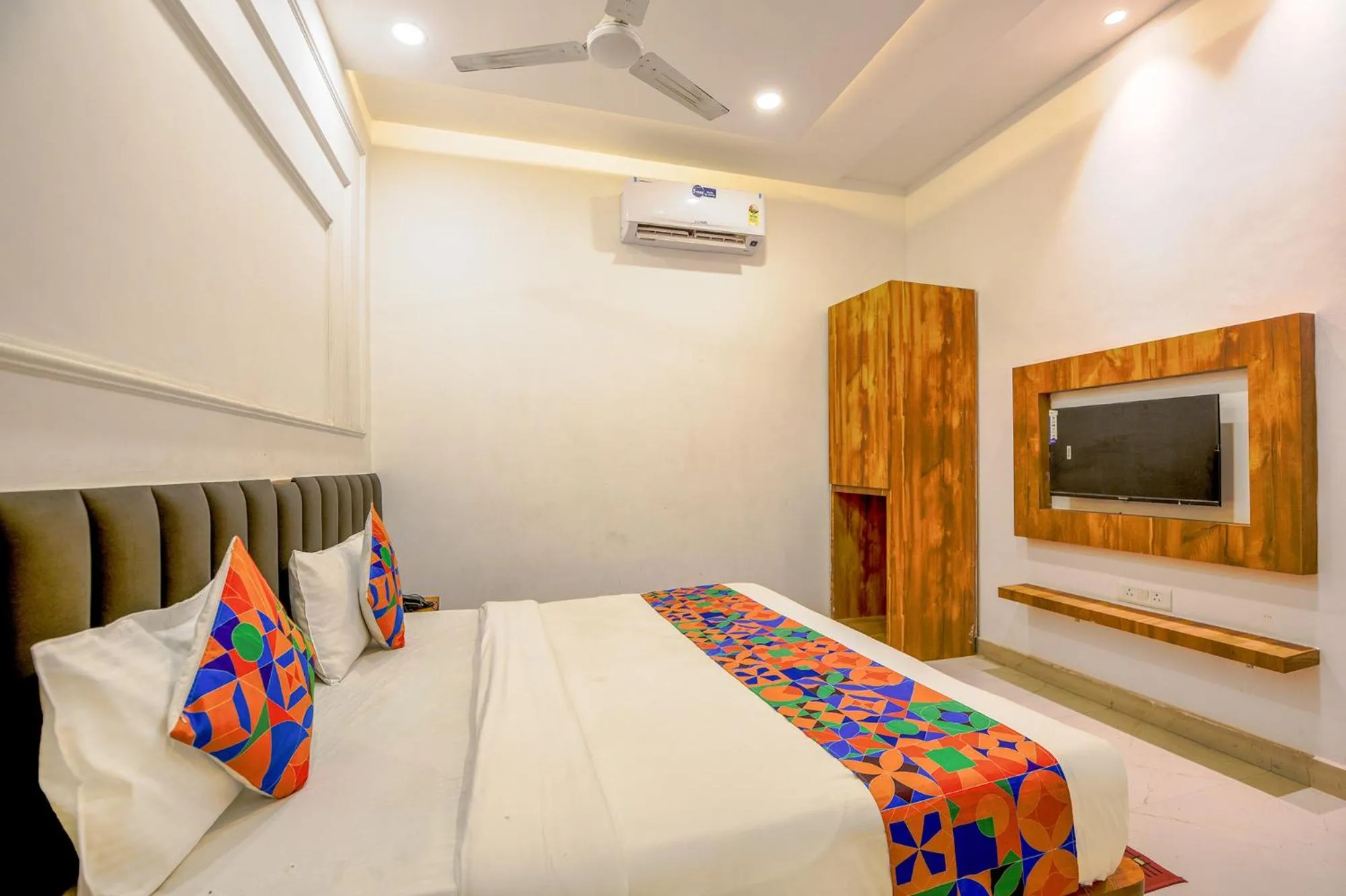 Bed in FabHotel Amar Villa