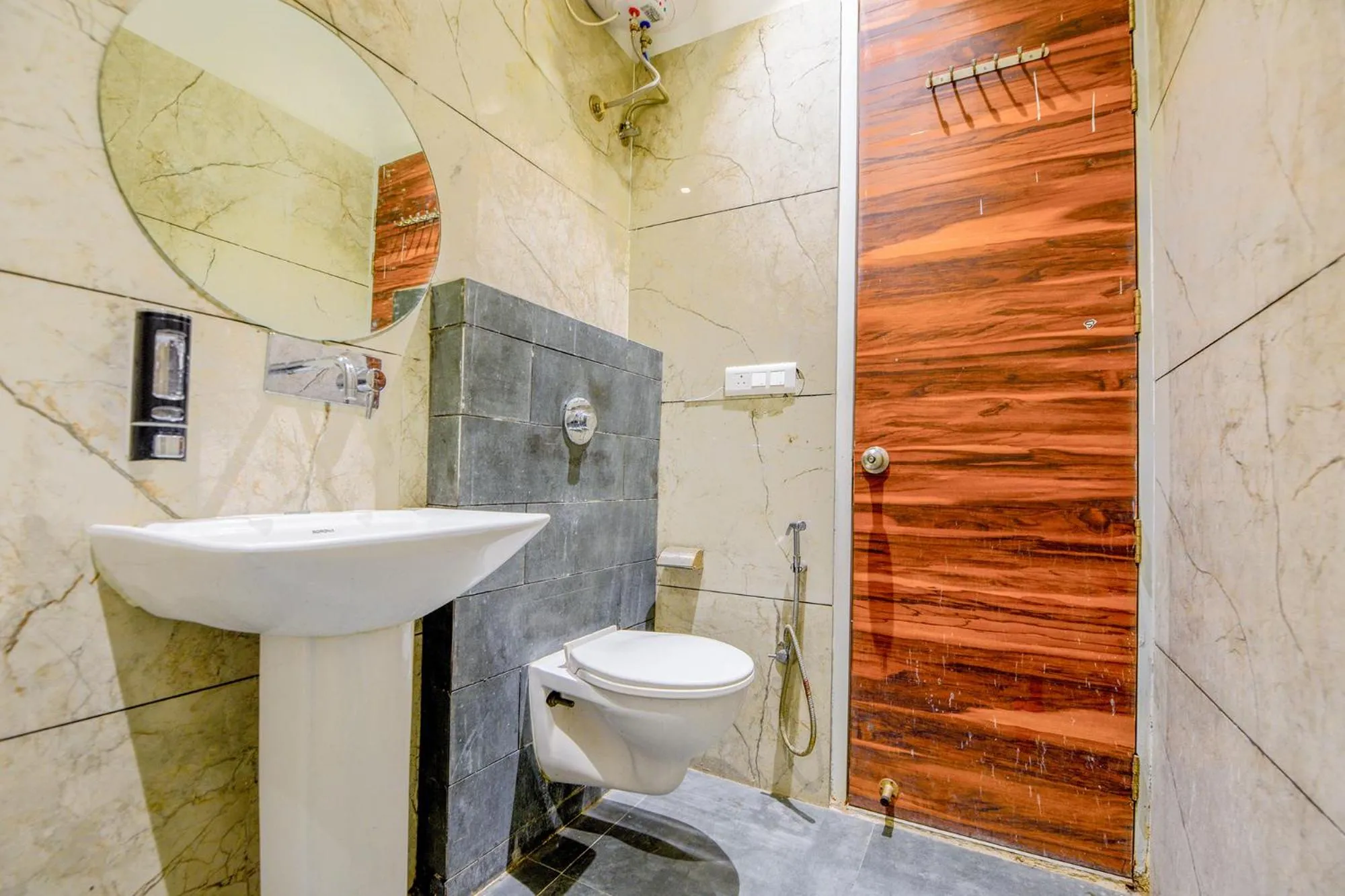 Shower in FabHotel Amar Villa