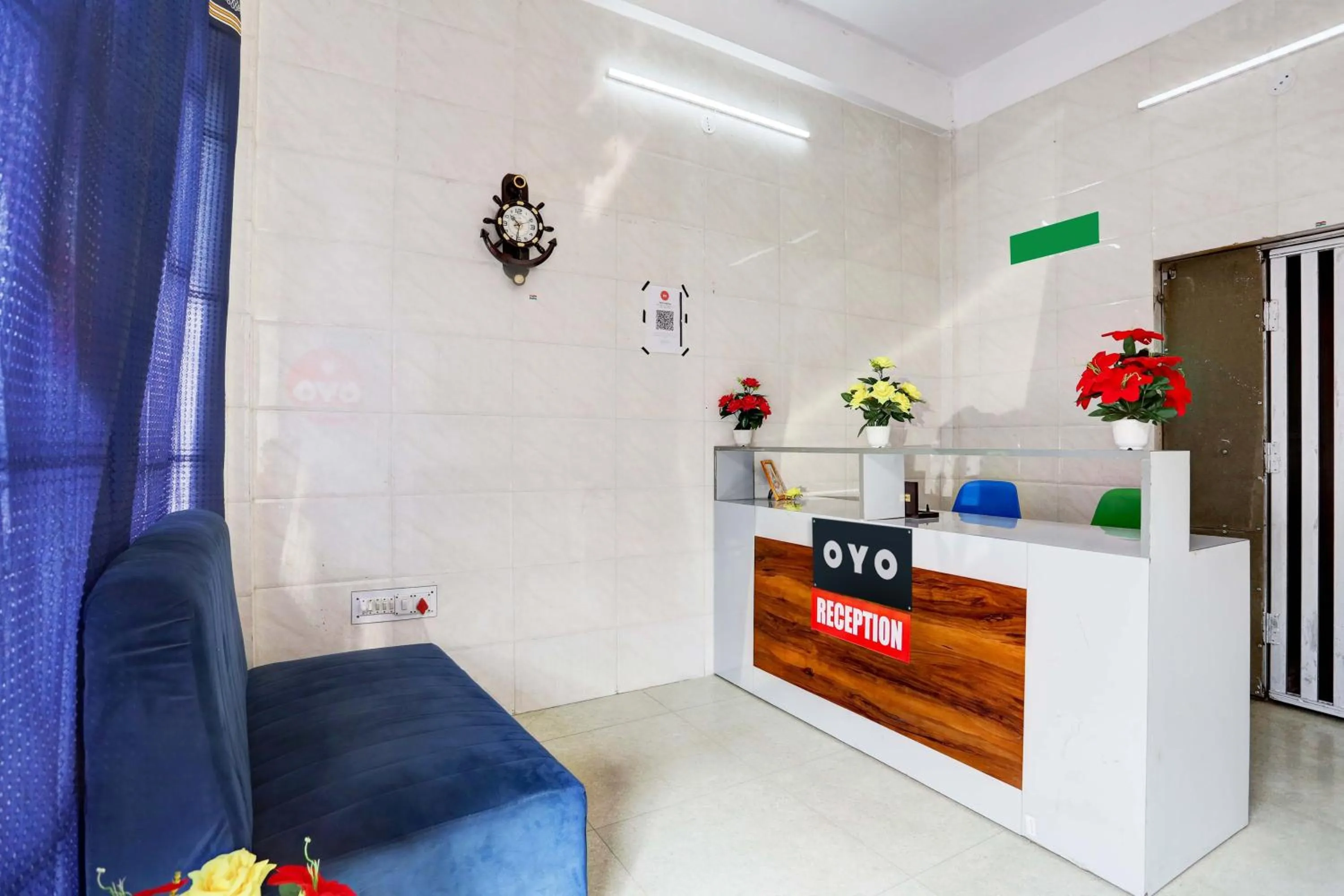 Lobby or reception in Hotel O M R Galaxy