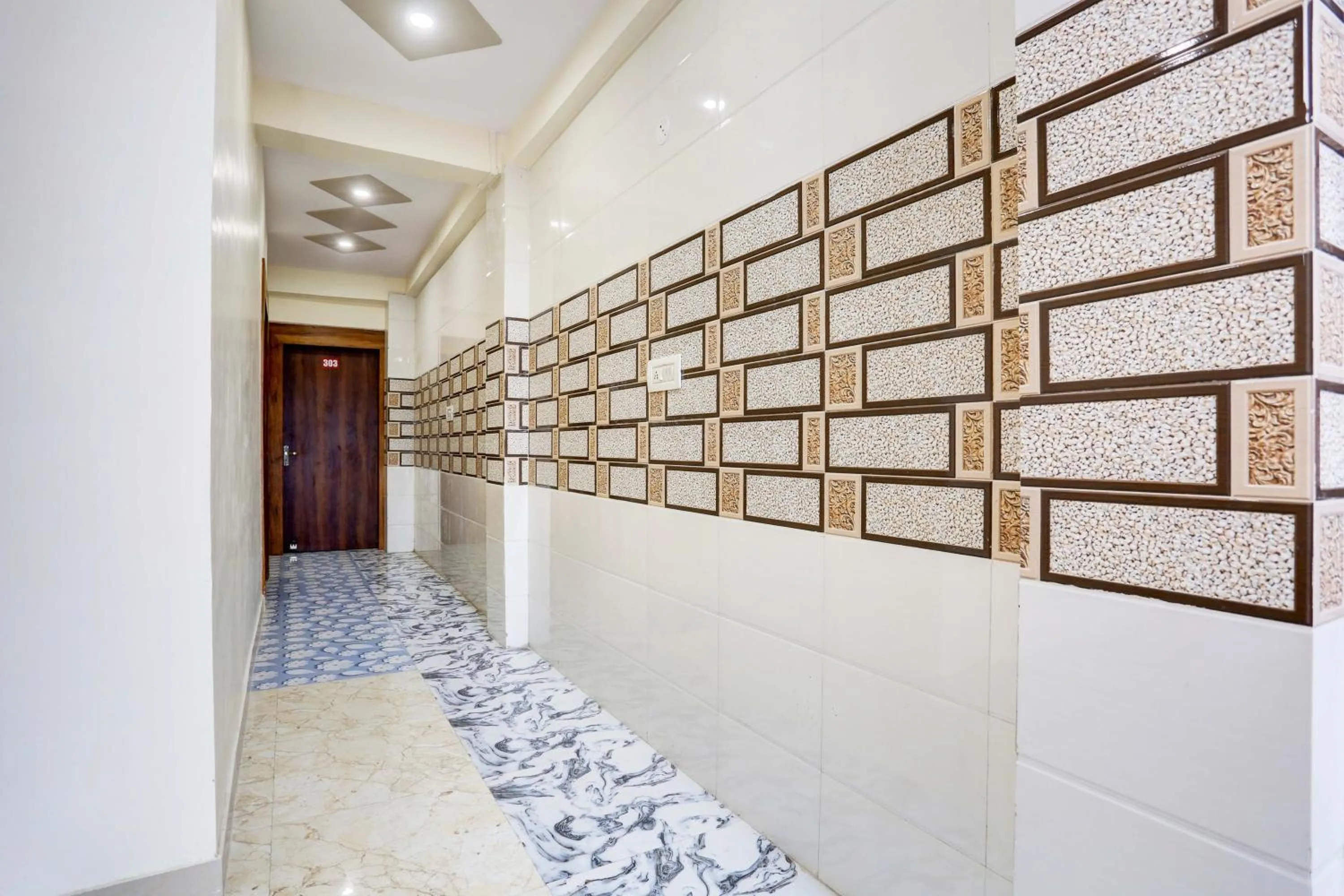 Lobby or reception in Hotel O M R Galaxy