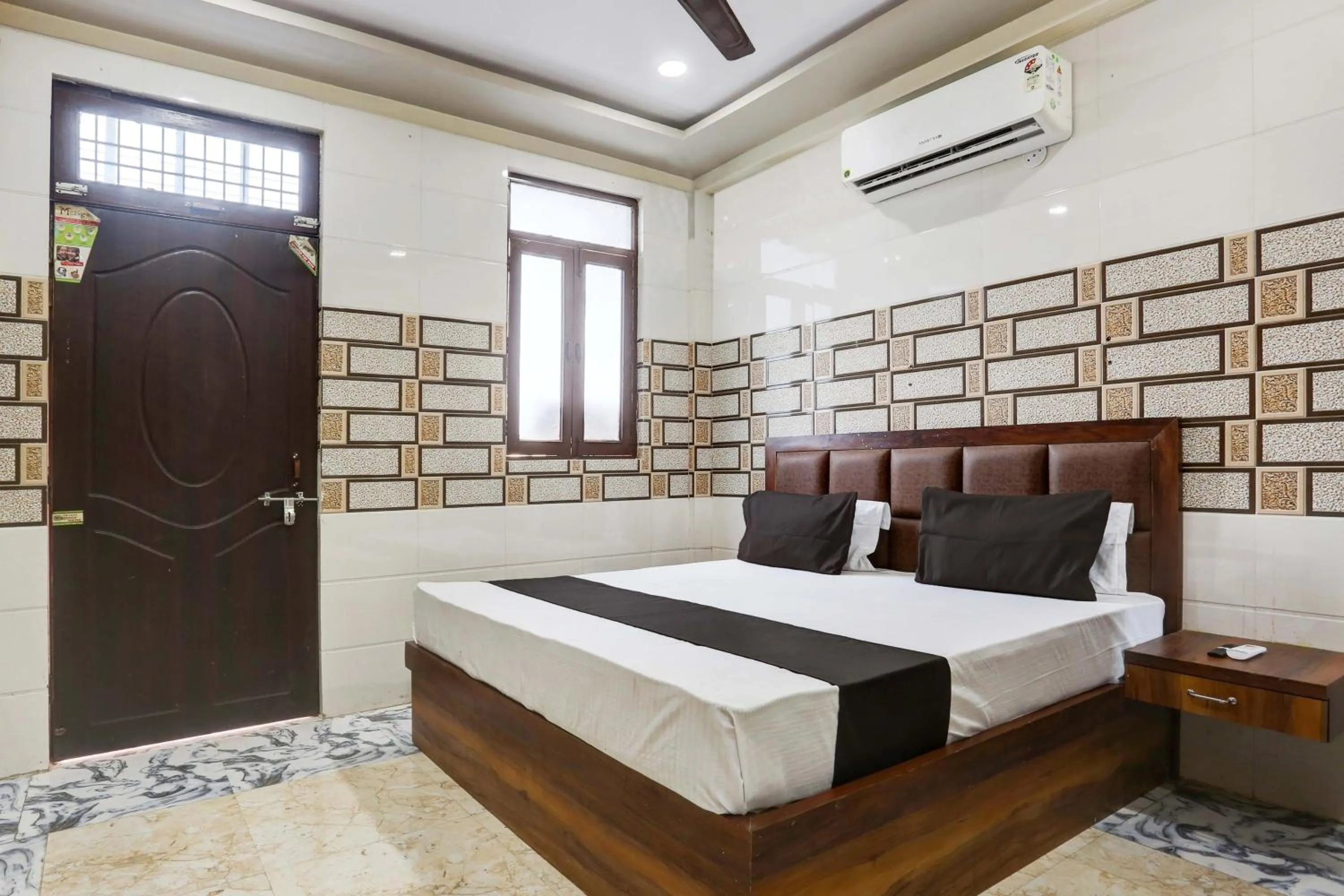 Bedroom, Bed in Hotel O M R Galaxy