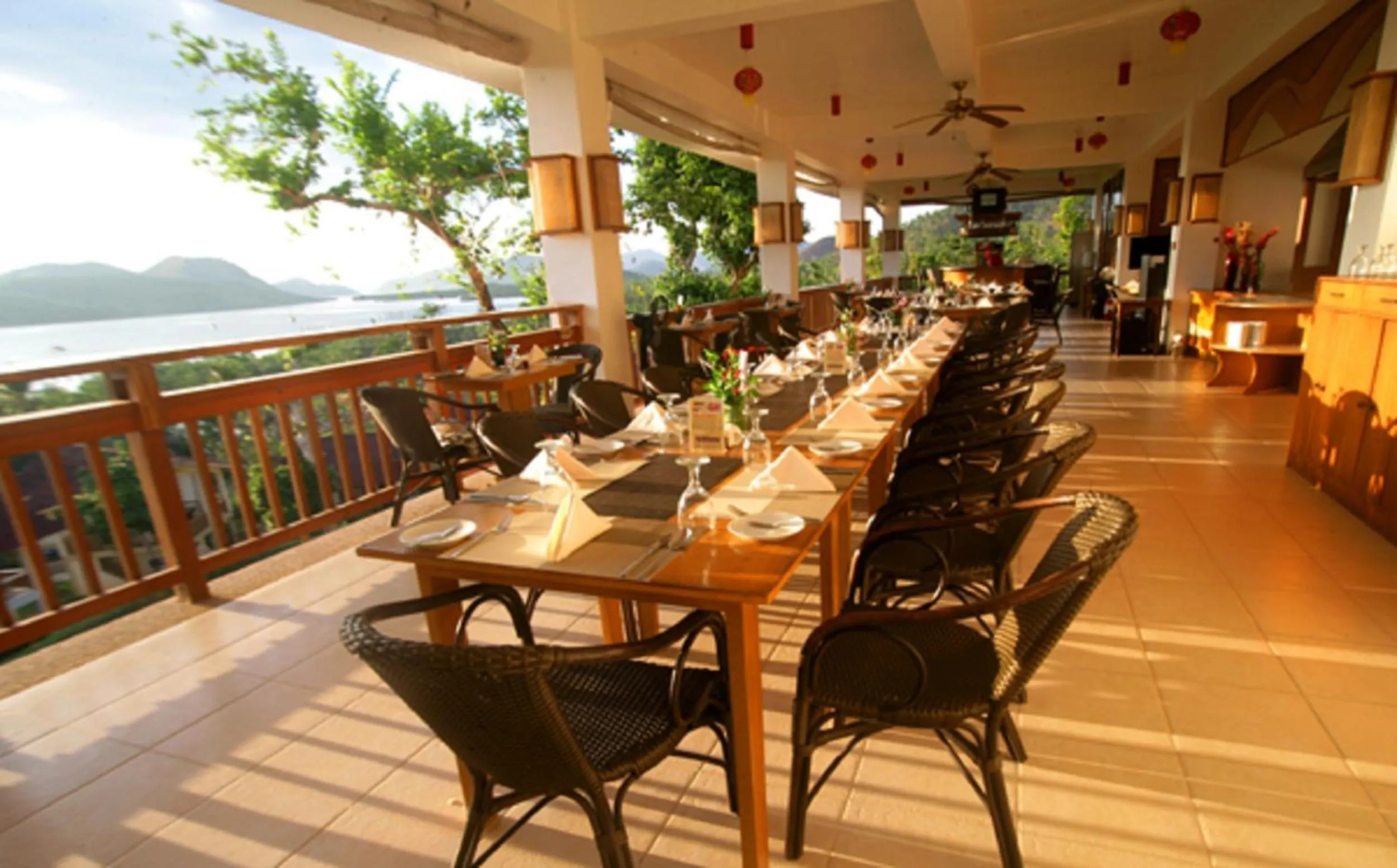 Restaurant/places to eat in Asia Grand View Hotel