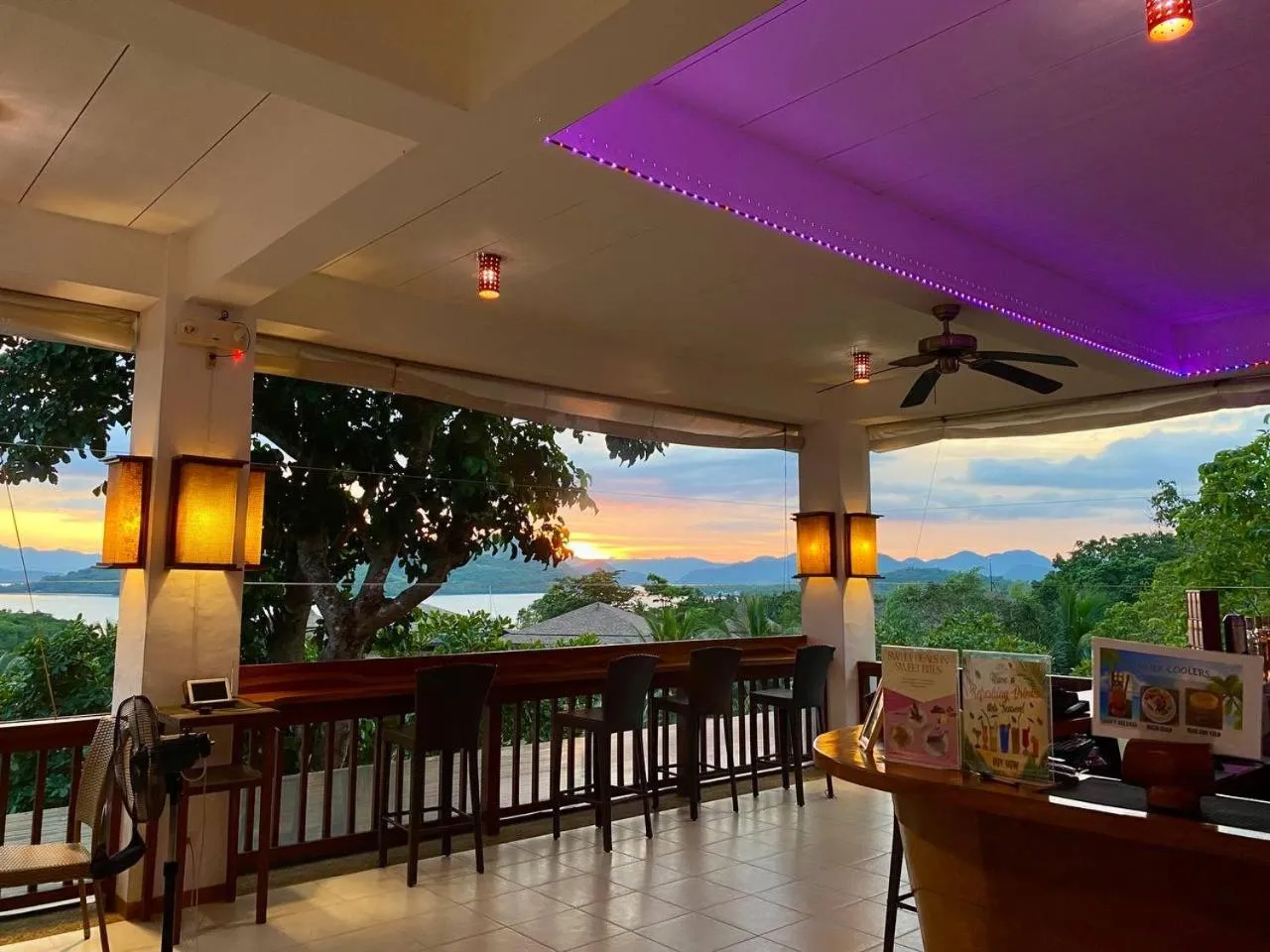 Restaurant/places to eat in Asia Grand View Hotel