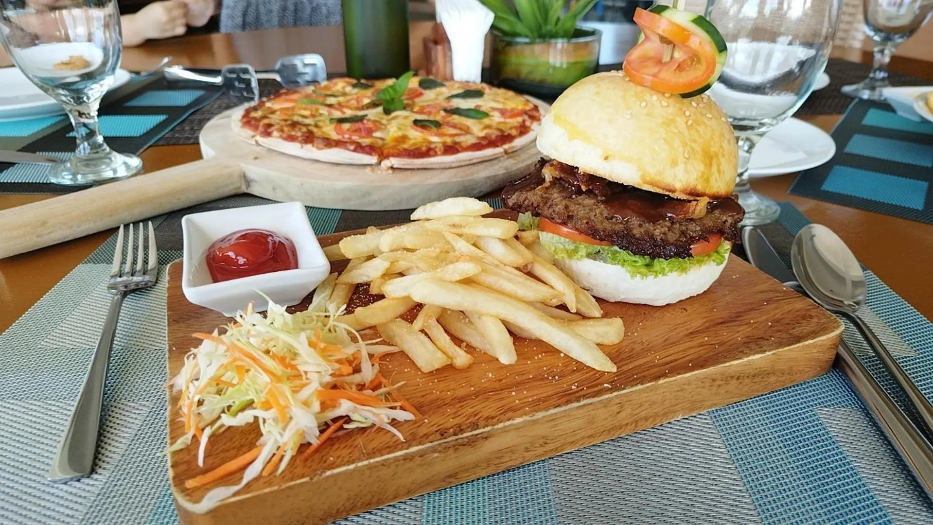 Restaurant/places to eat in Asia Grand View Hotel