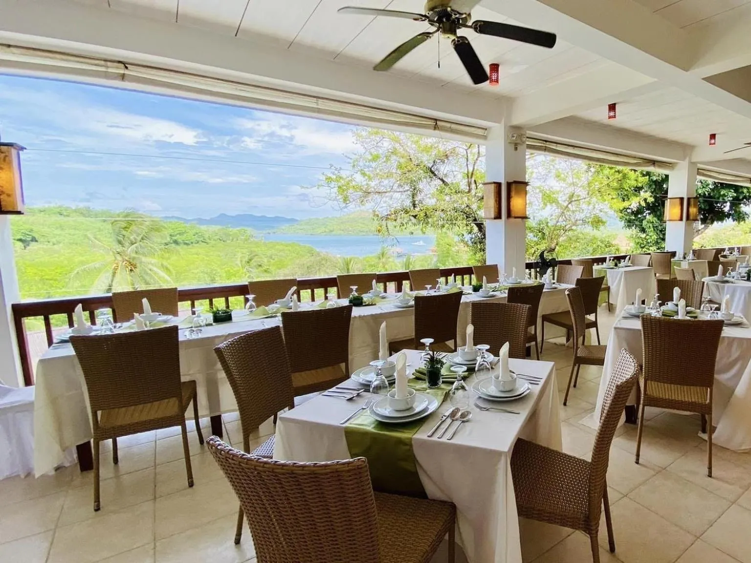 Restaurant/places to eat in Asia Grand View Hotel