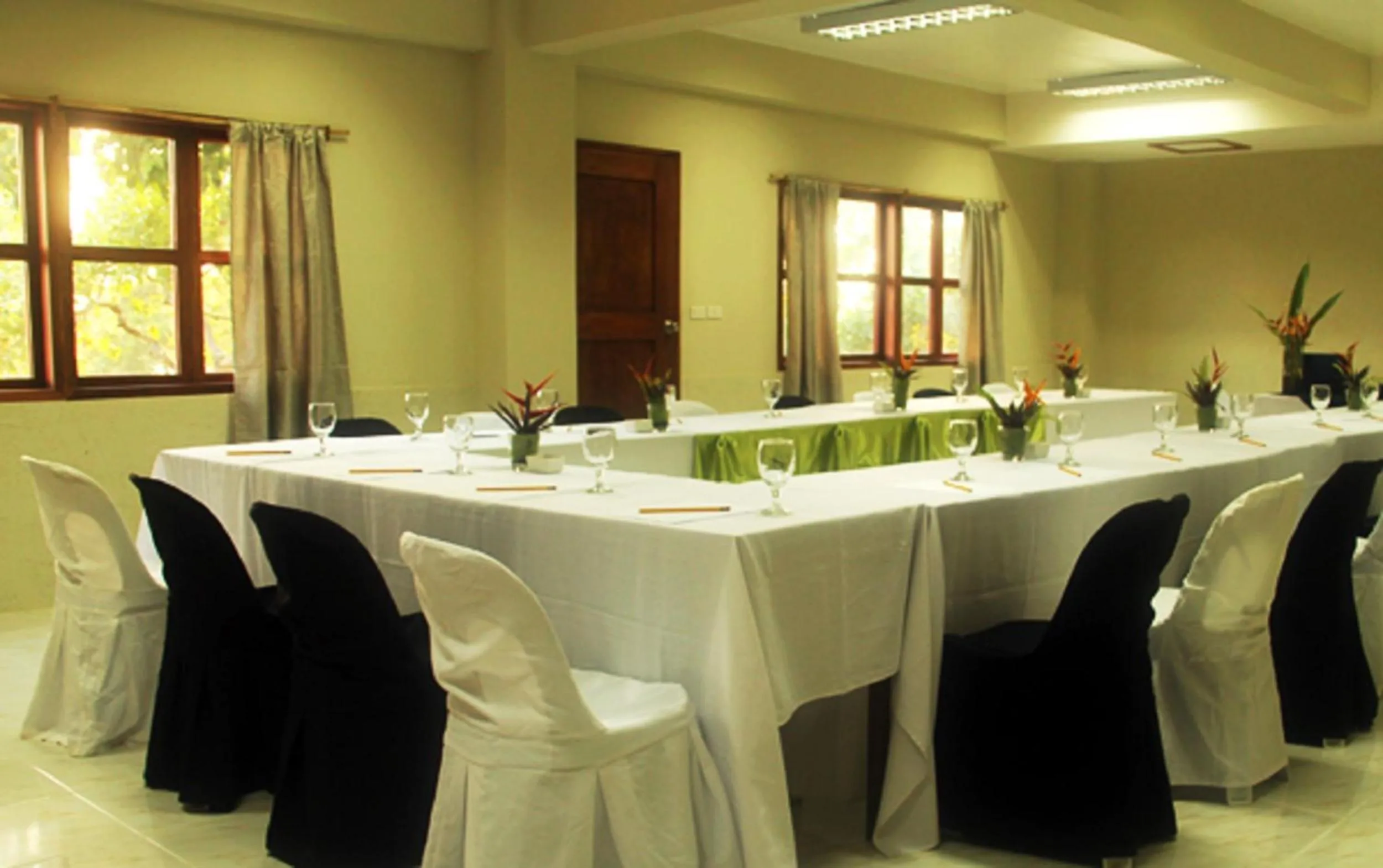 Restaurant/places to eat in Asia Grand View Hotel