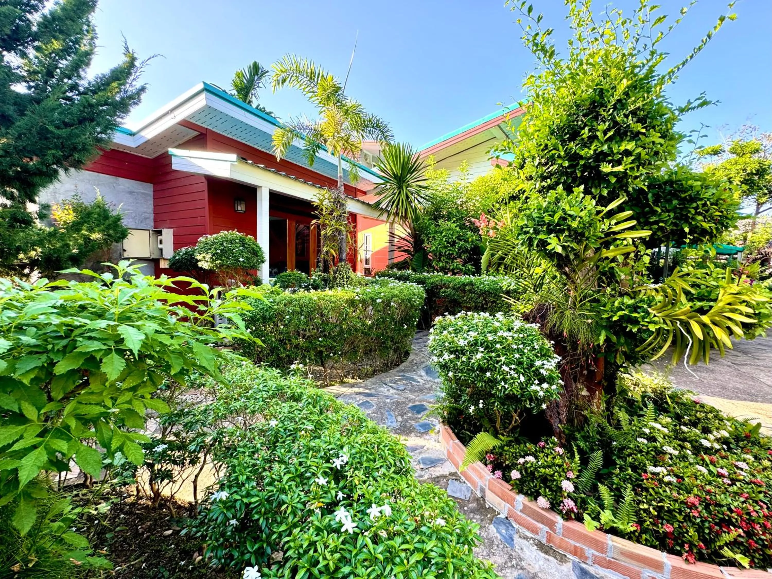 Property building in Thai Smile Bungalows