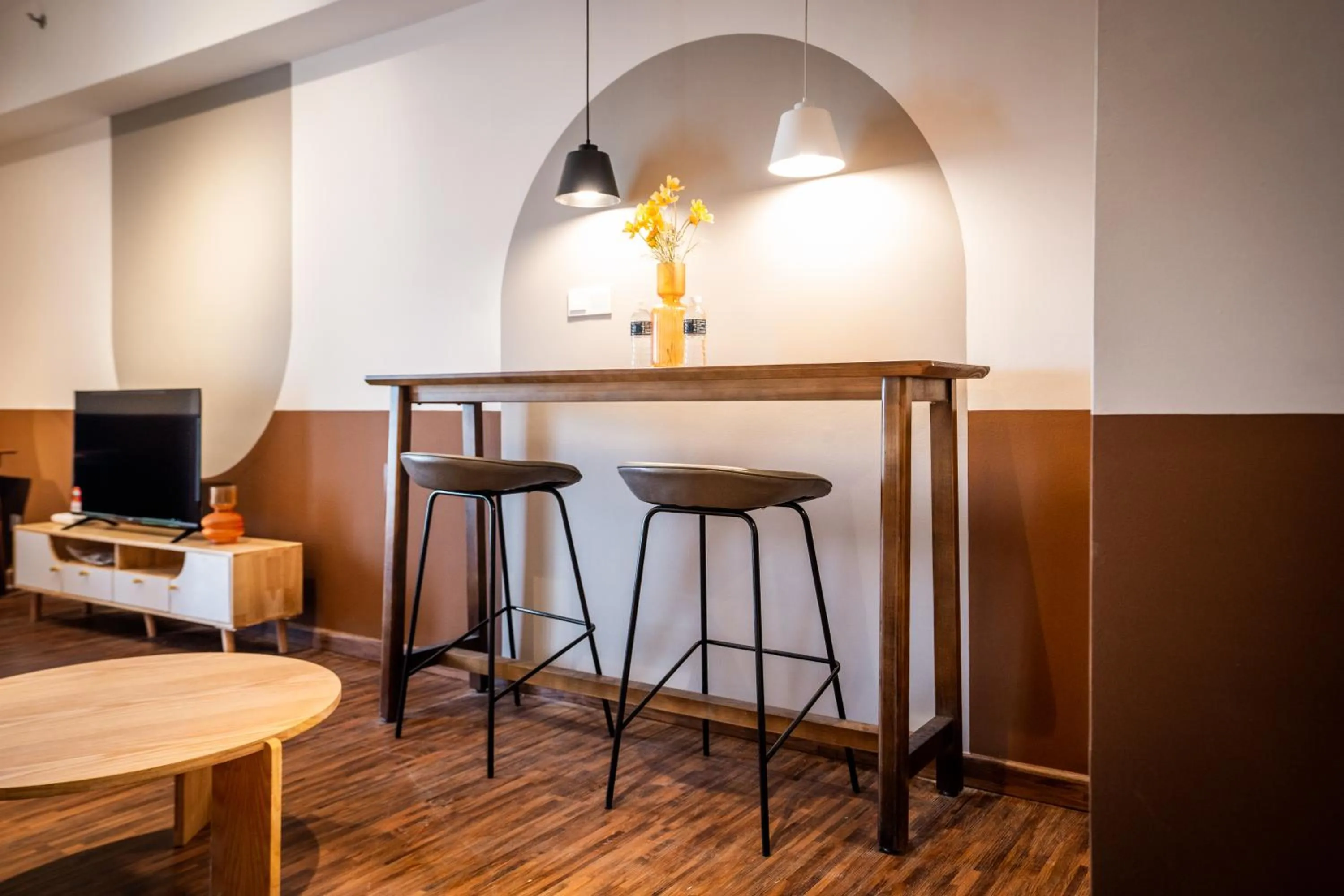 Dining area in K Avenue by Pinstay