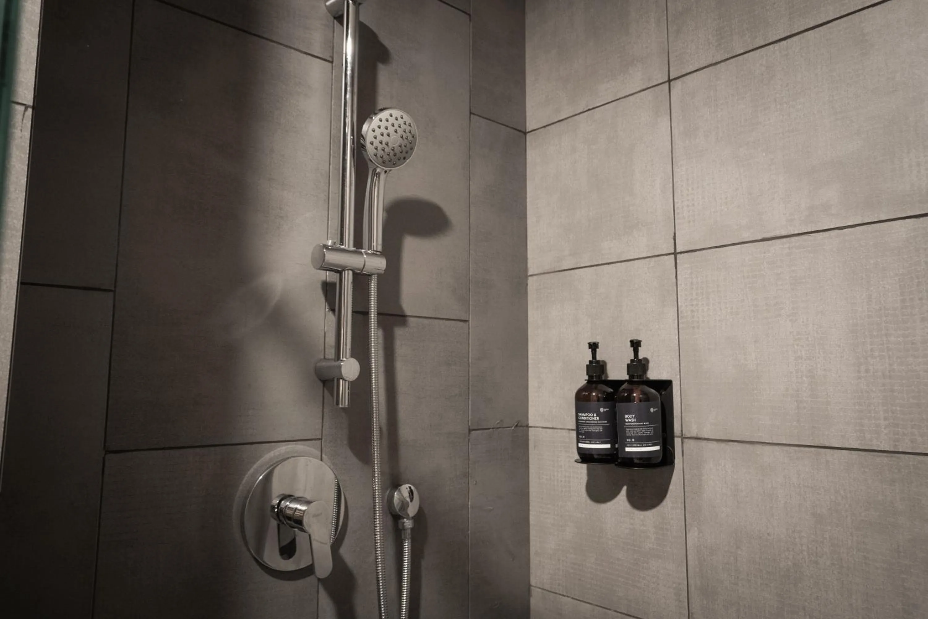 Bathroom in K Avenue by Pinstay