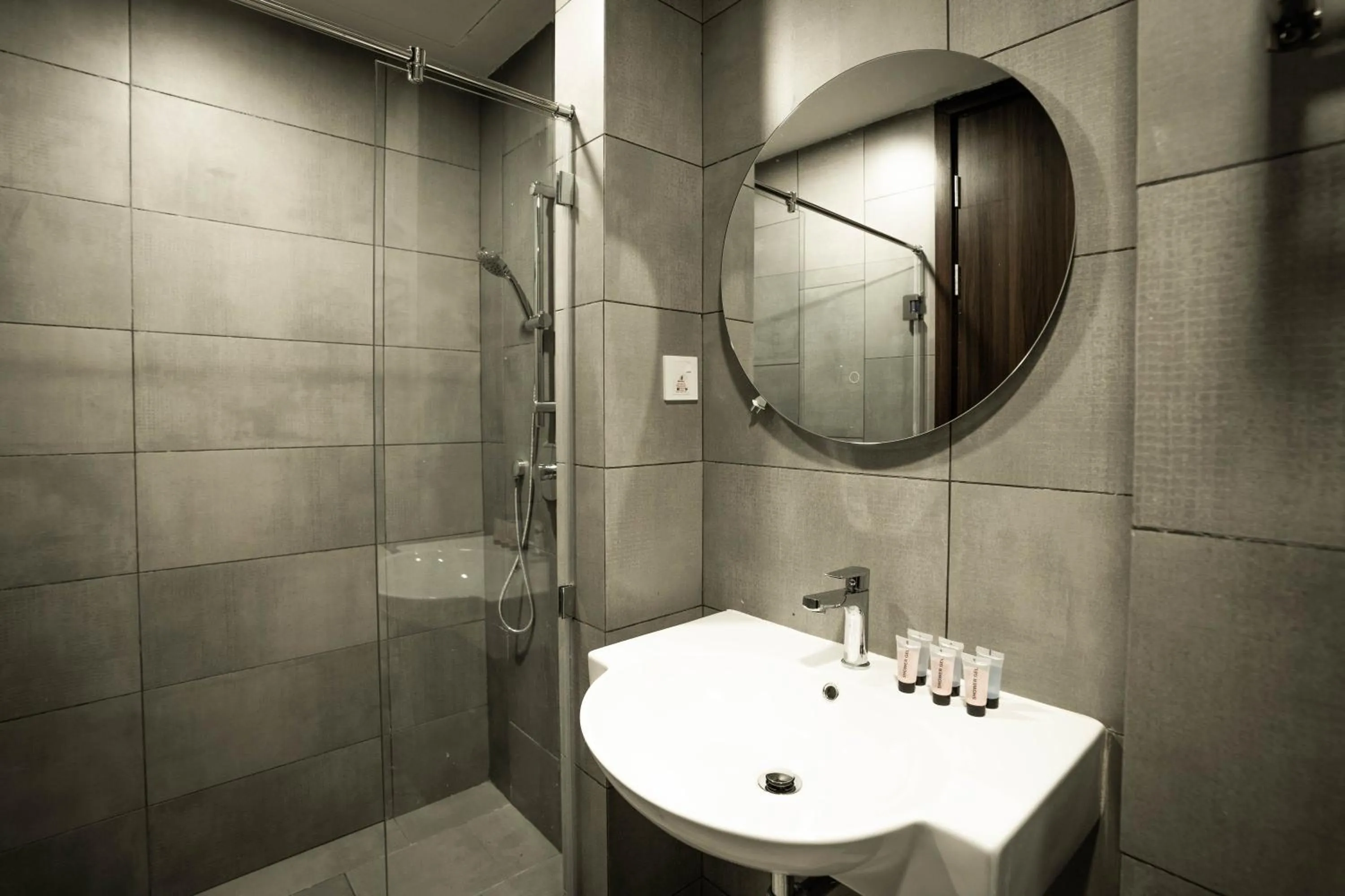 Bathroom in K Avenue by Pinstay